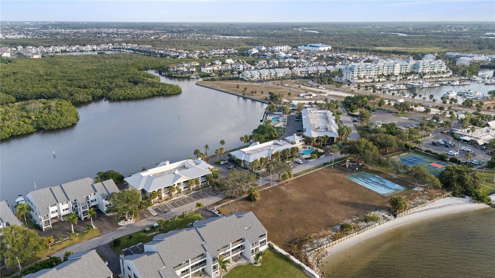 Image 44 of 54 For 611 Destiny Dr 310