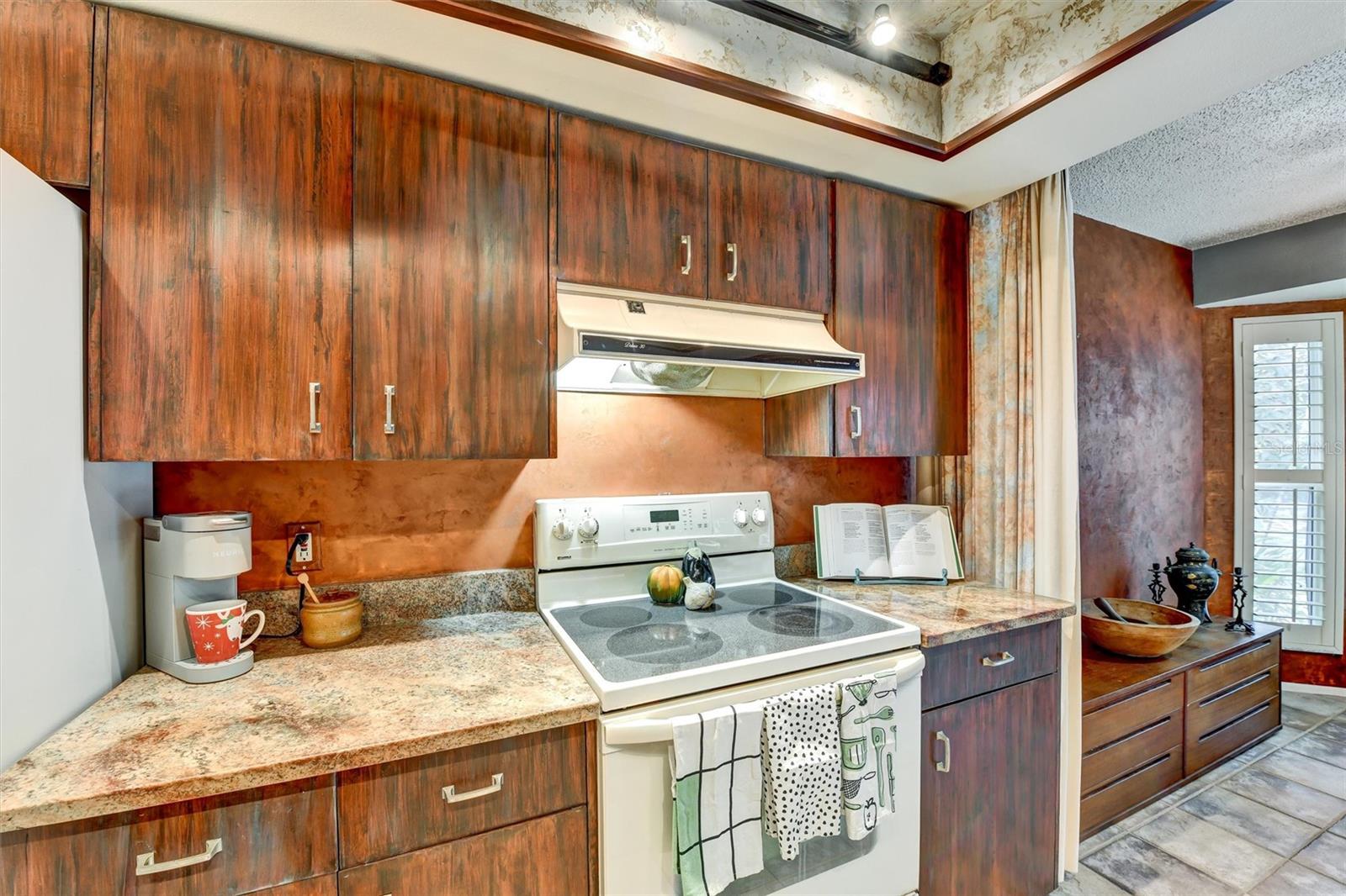 Image 14 of 63 For 4610 Sandpointe Drive