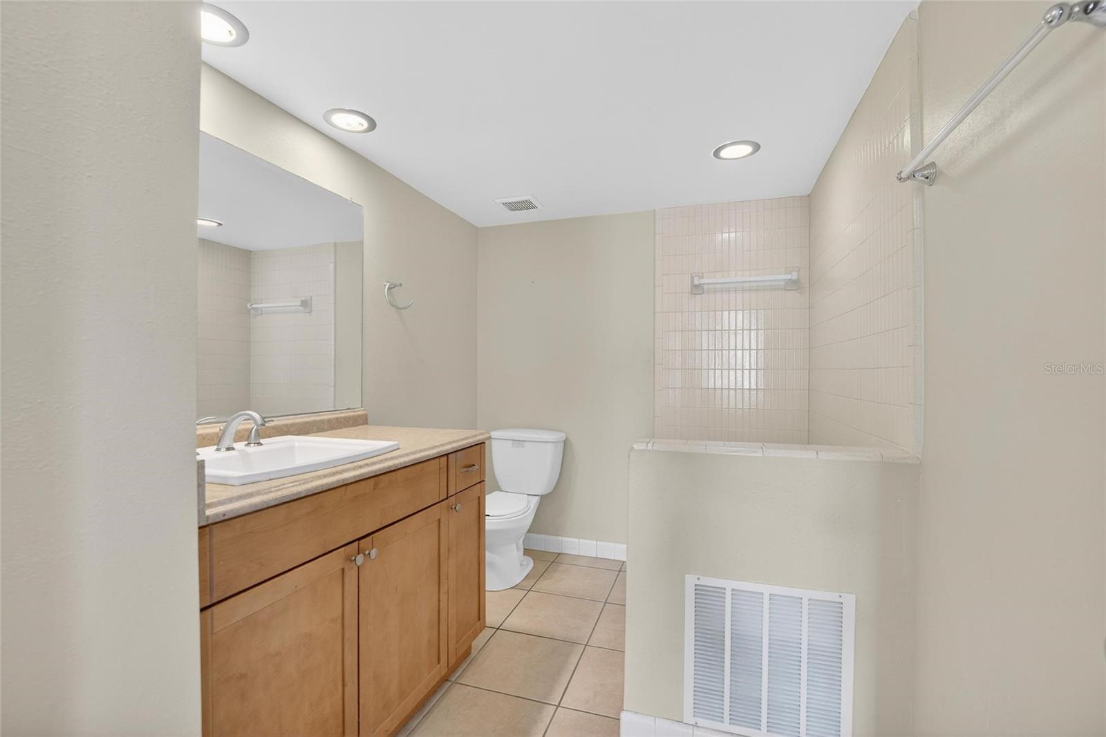 Image 40 of 53 For 8300 Bardmoor Boulevard 207