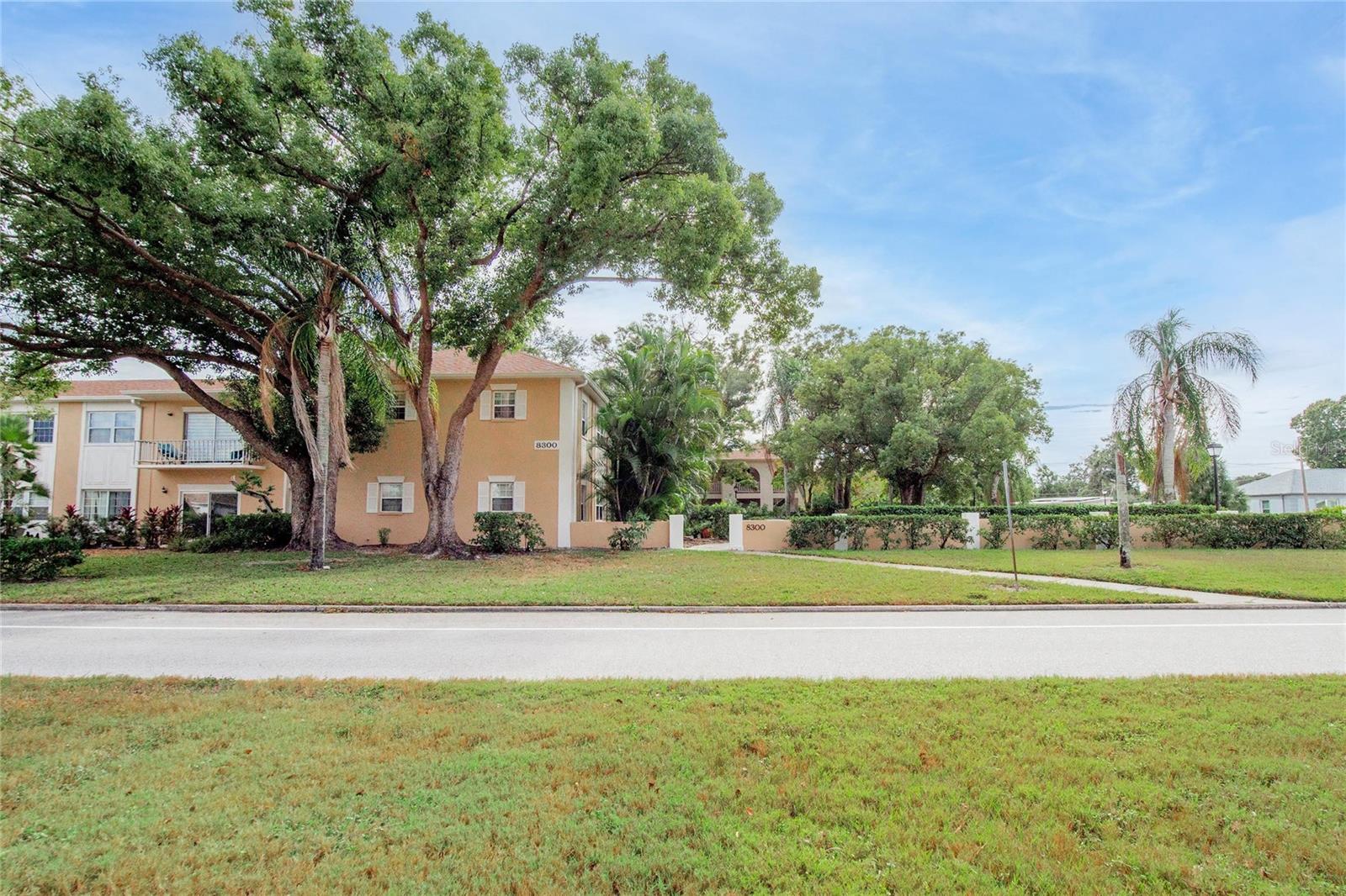 Image 52 of 53 For 8300 Bardmoor Boulevard 207