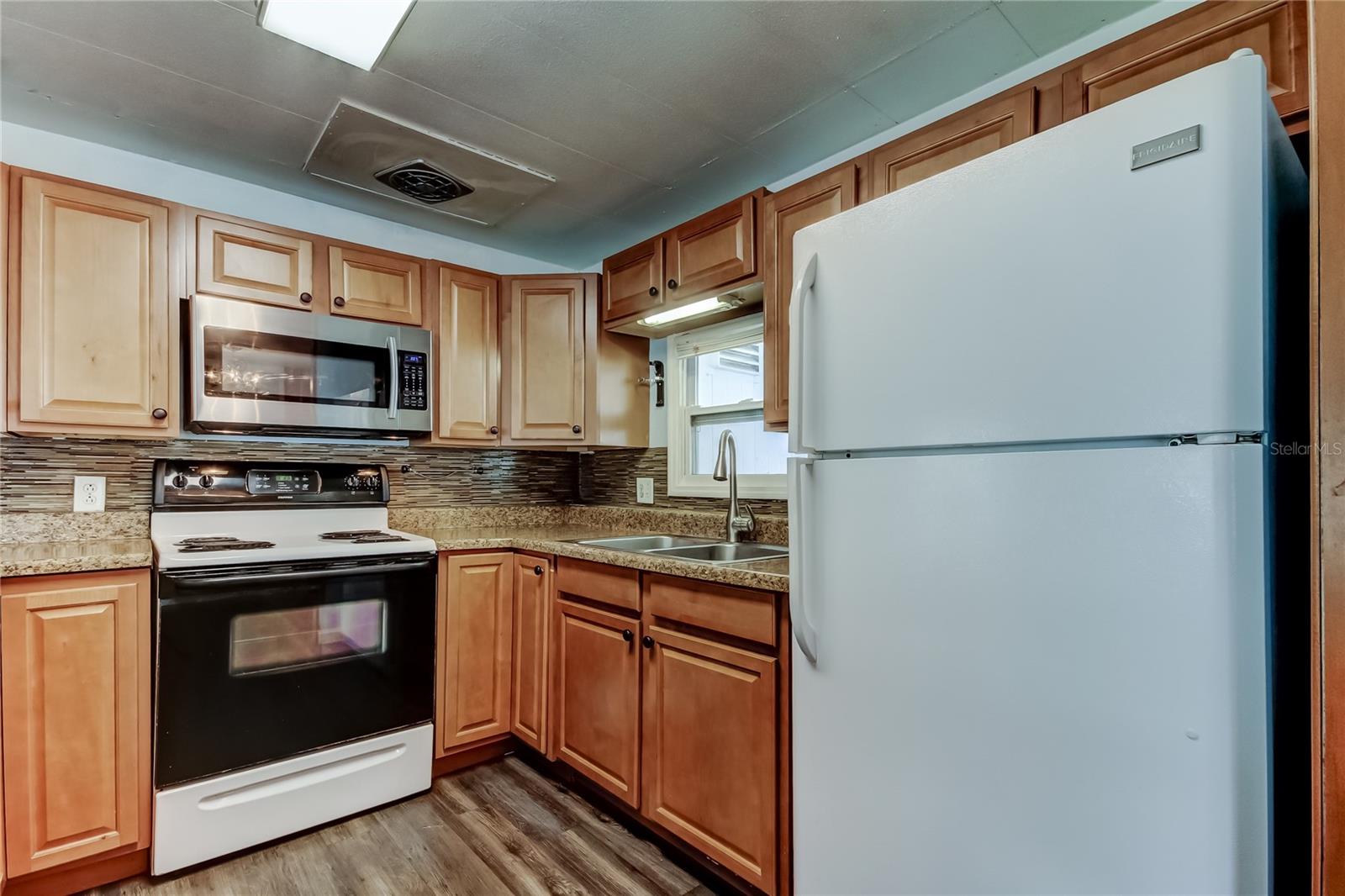 Listing photo id 15 for 7 Drury Lane