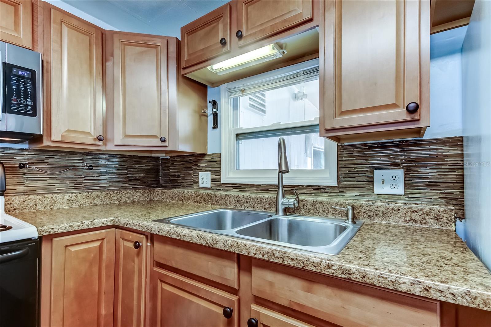 Listing photo id 16 for 7 Drury Lane