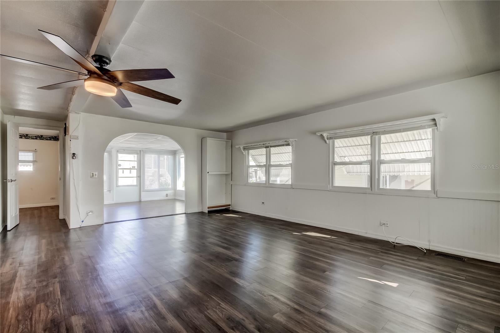 Listing photo id 20 for 7 Drury Lane