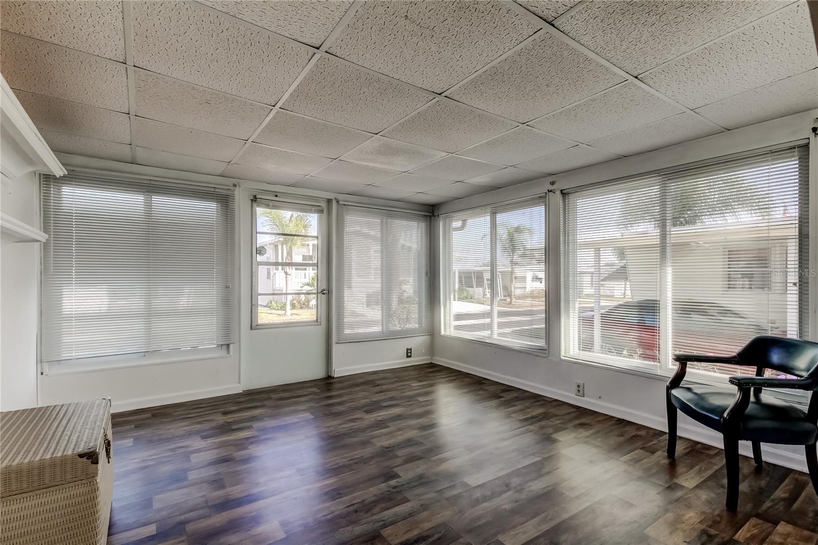 Listing photo id 23 for 7 Drury Lane