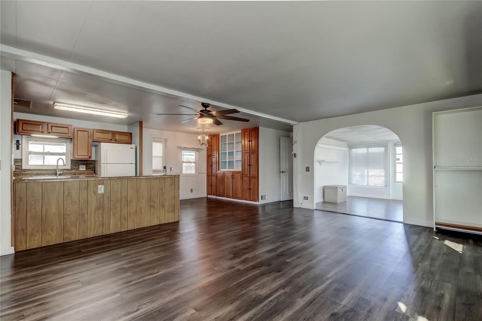 Listing photo id 1 for 7 Drury Lane