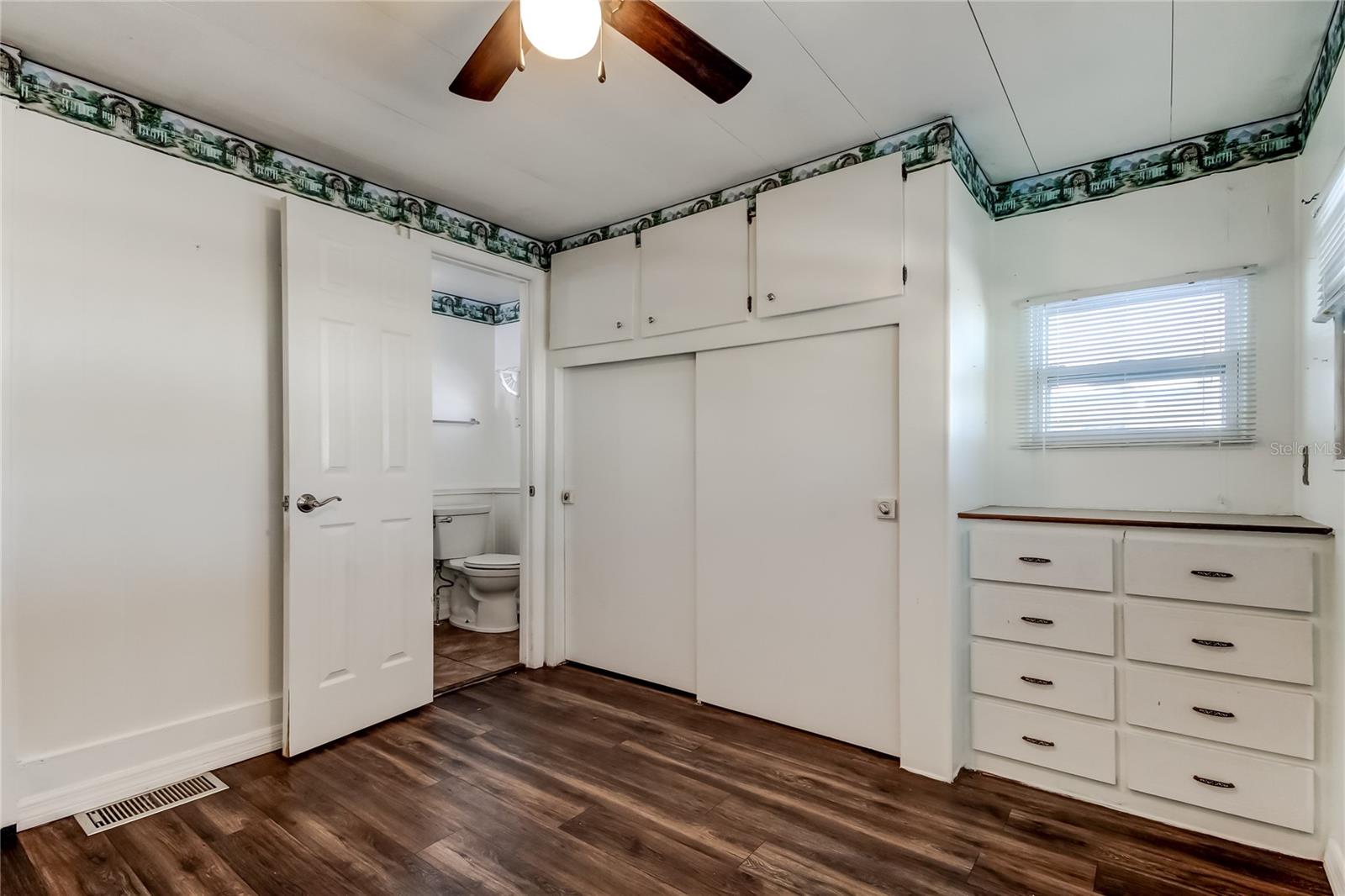 Listing photo id 28 for 7 Drury Lane