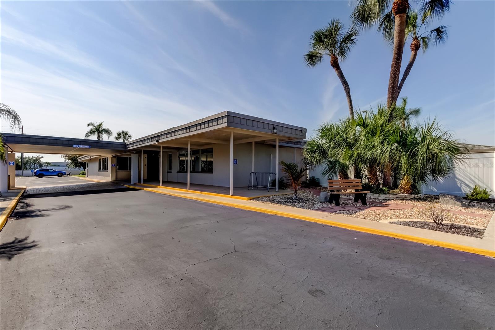 Listing photo id 68 for 7 Drury Lane