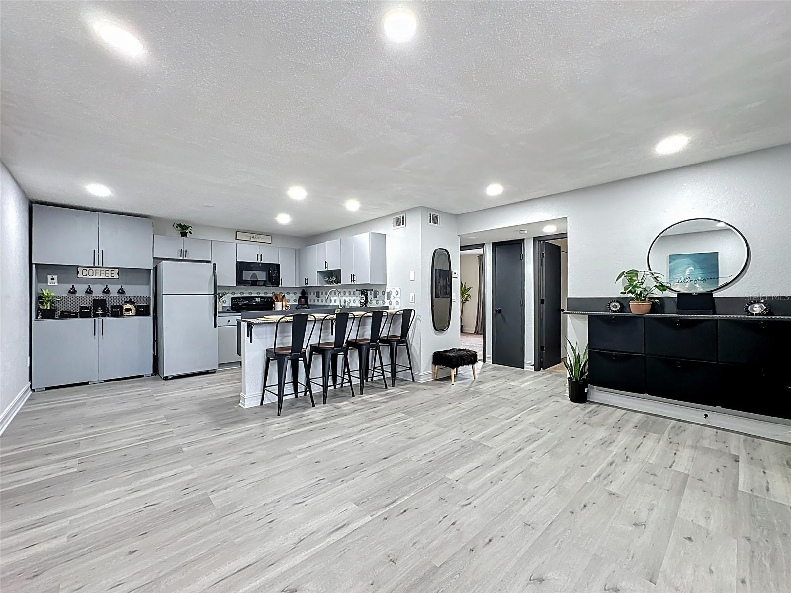 Image 7 of 30 For 21027 Voyager Boulevard 3