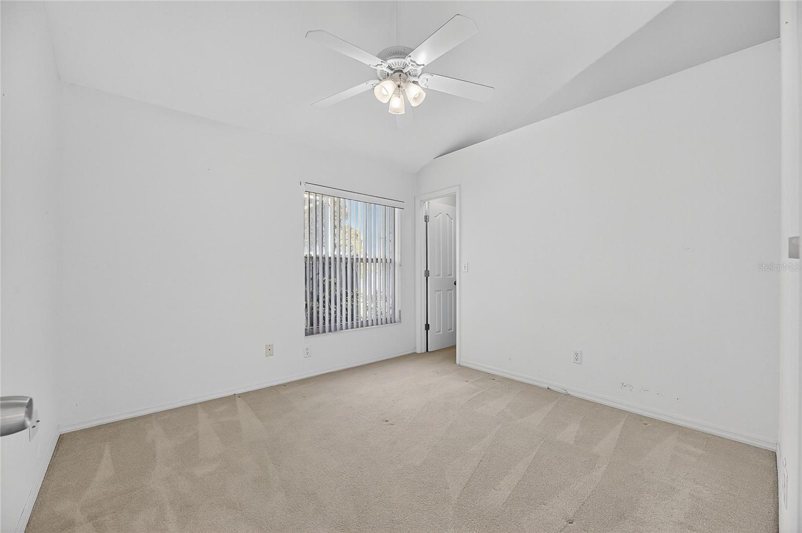 Image 36 of 87 For 16604 Lake Heather Drive