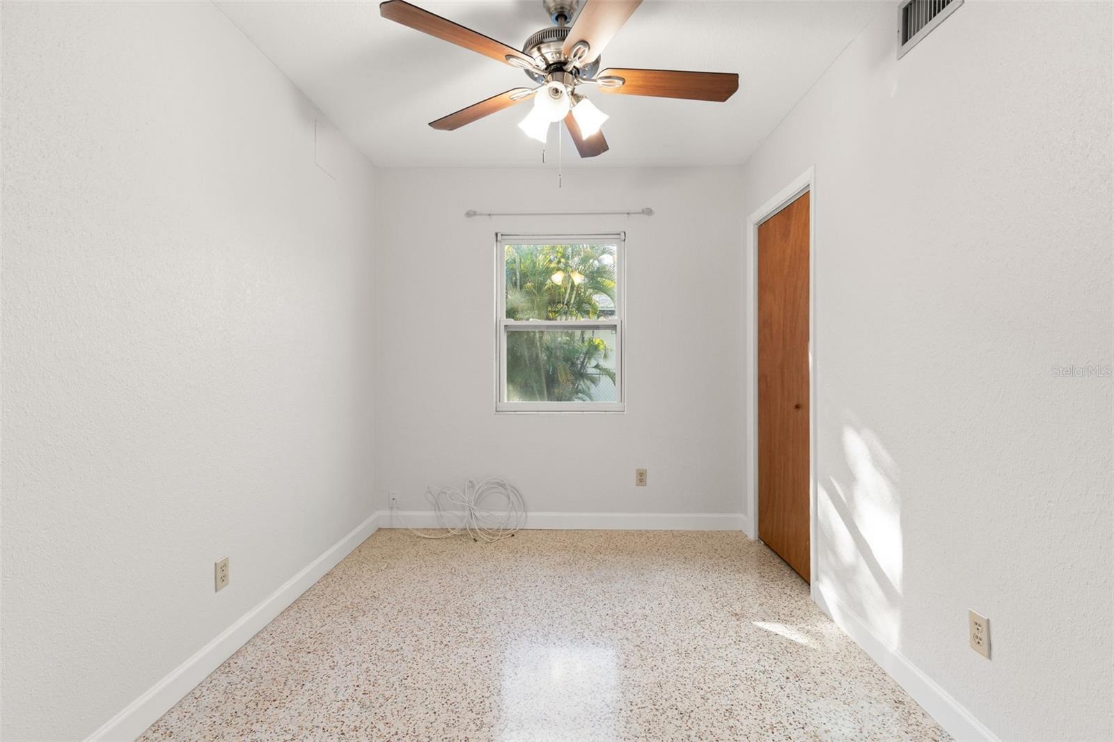 Image 14 of 30 For 885 James Street