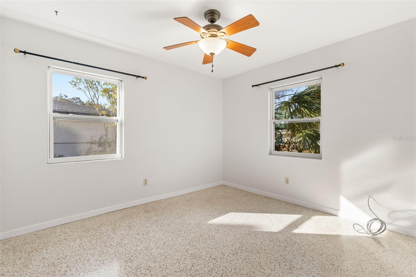 Image 18 of 30 For 885 James Street