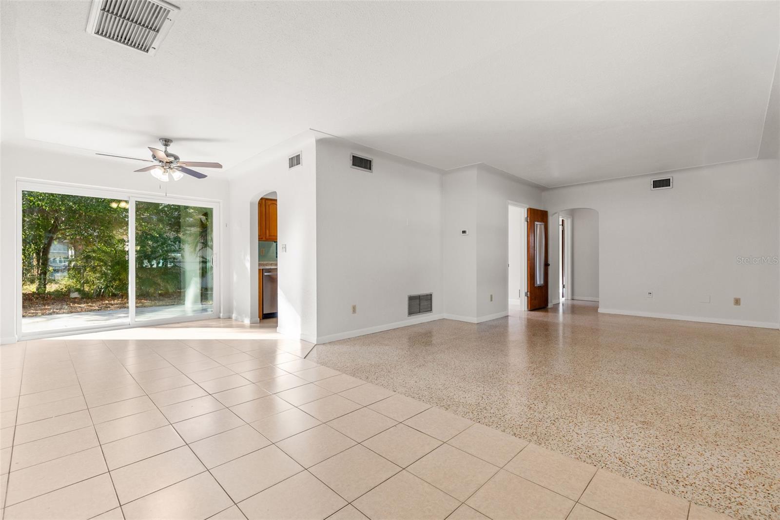 Image 4 of 30 For 885 James Street