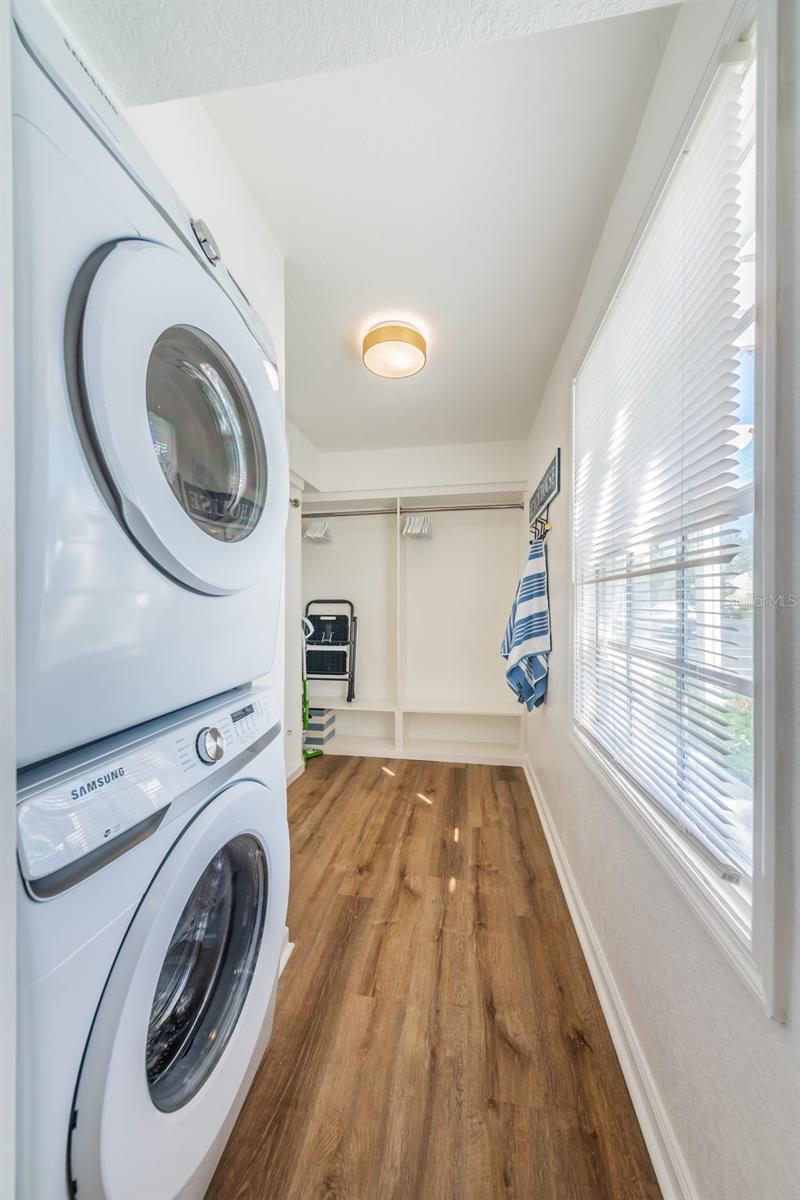 Image 16 of 21 For 5175 Coquina Key Drive Se C