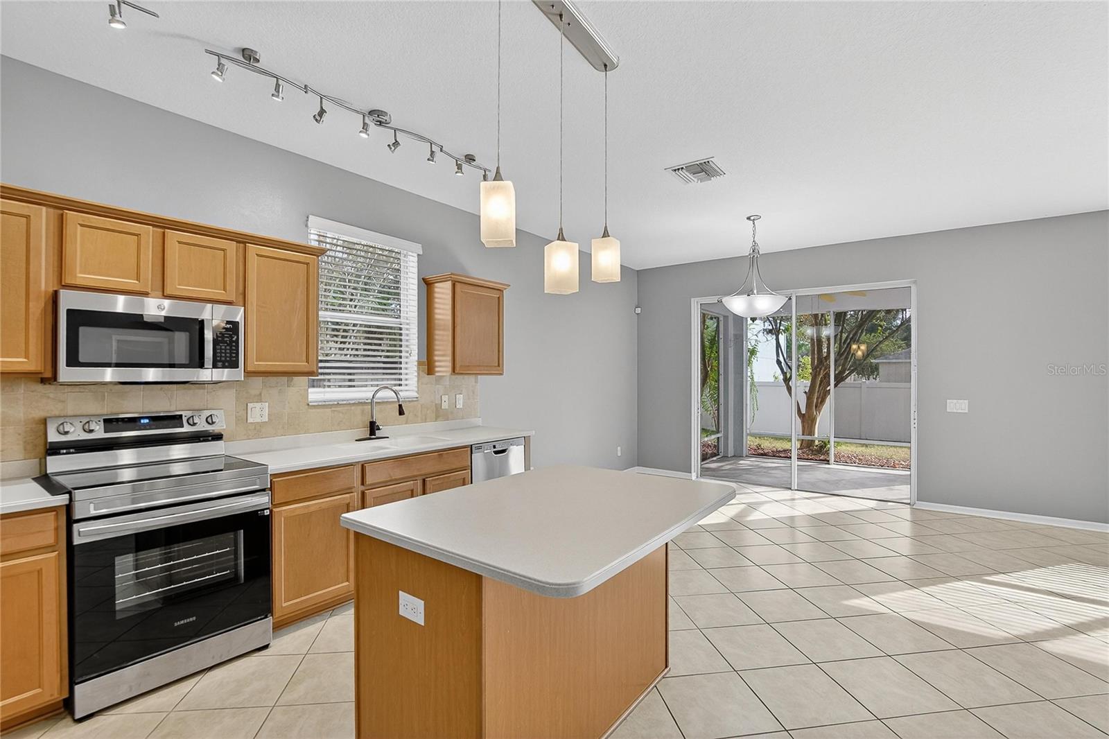 Image 3 of 63 For 1403 Rushgrove Circle