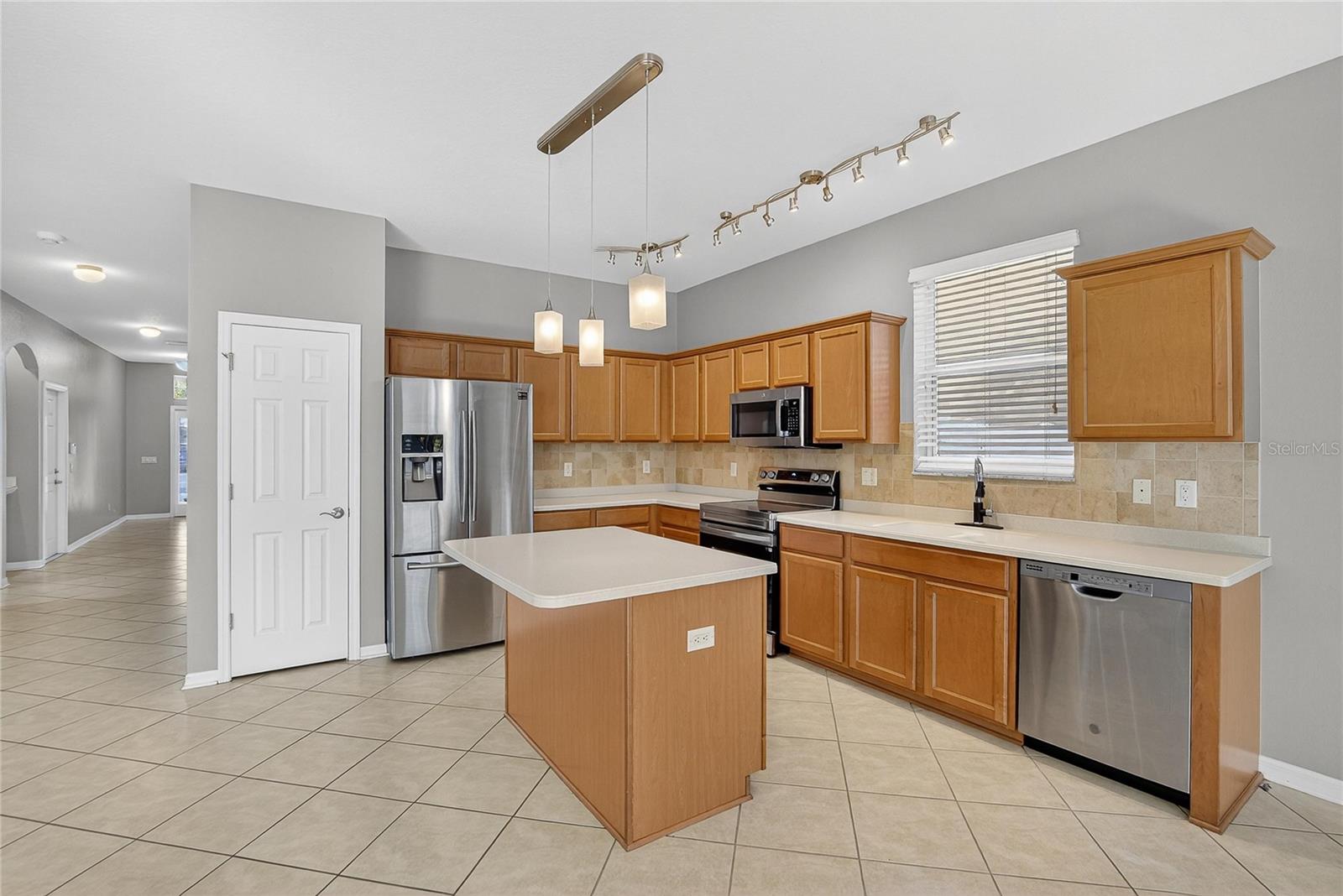 Image 30 of 63 For 1403 Rushgrove Circle