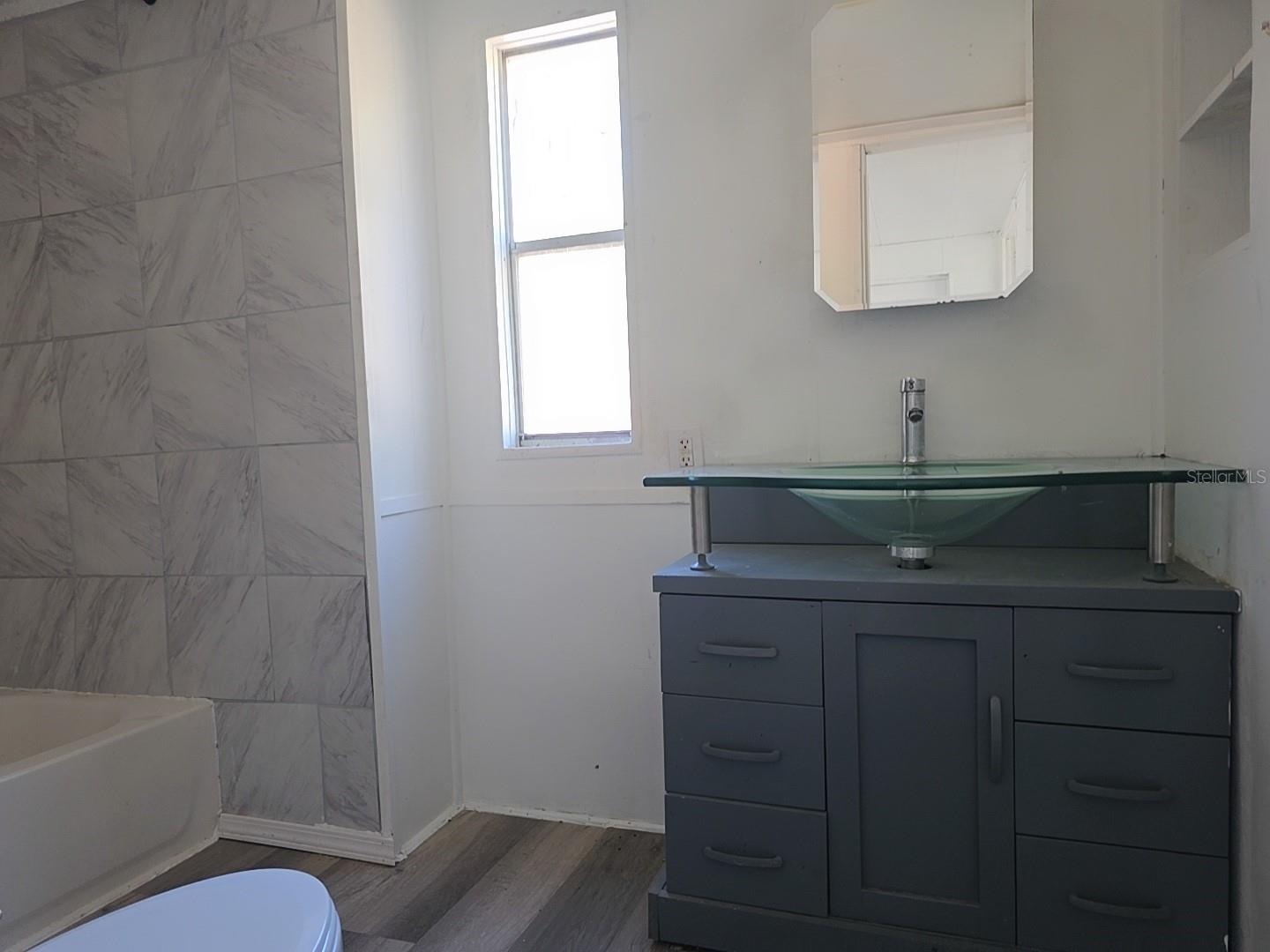 Image 23 of 26 For 1390 Noble Street