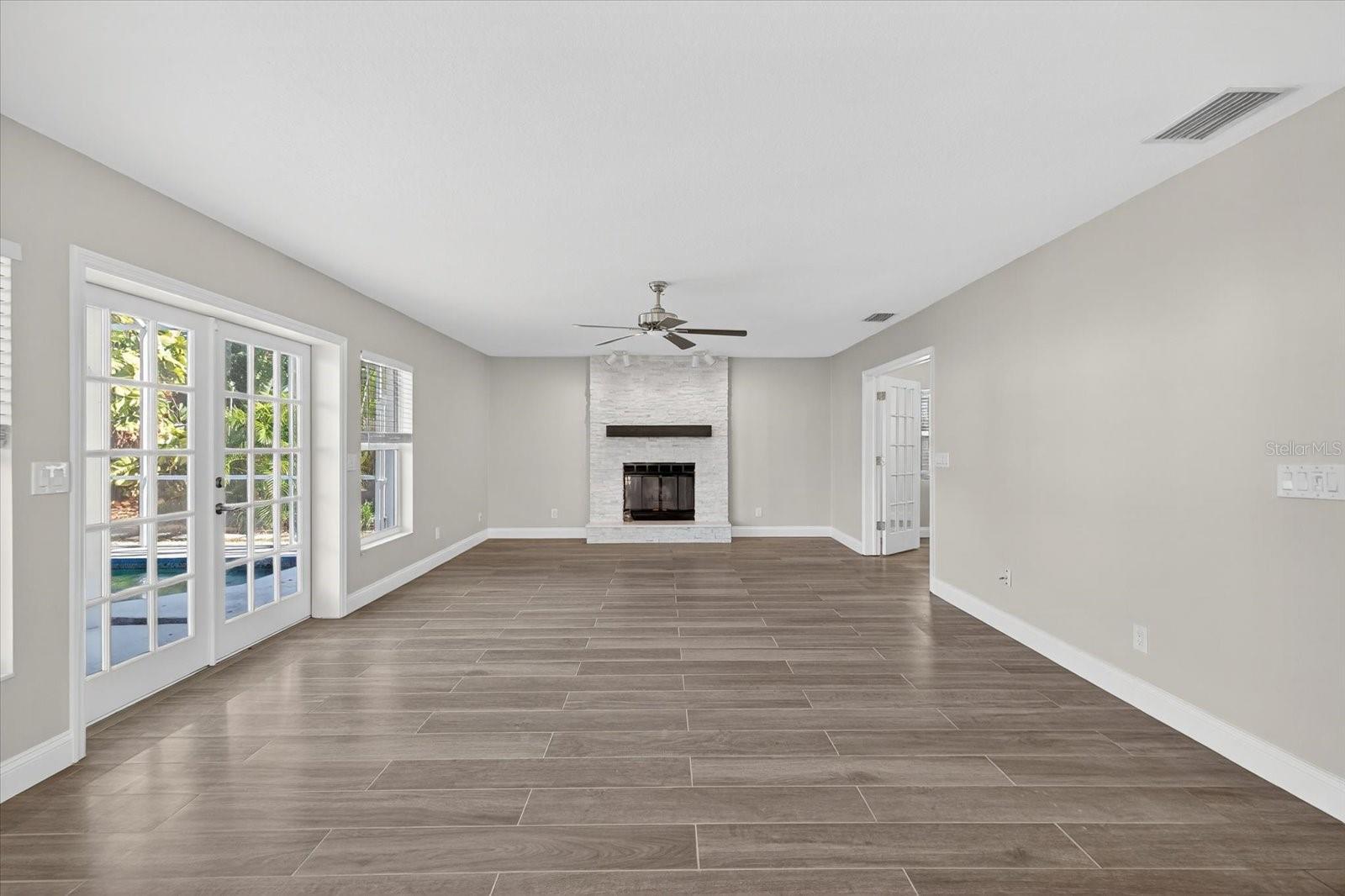 Image 19 of 66 For 4207 Tacon Street