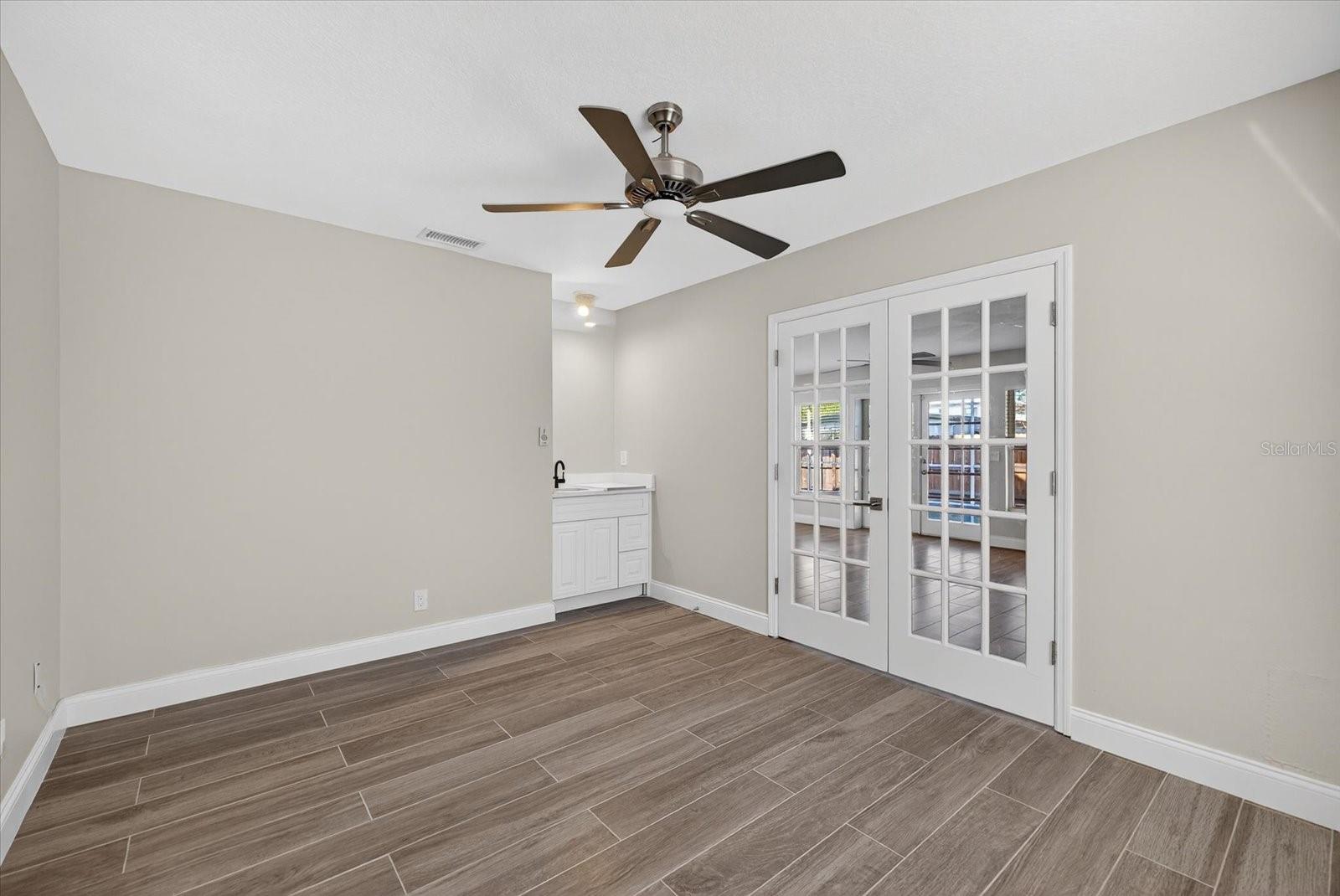 Image 24 of 66 For 4207 Tacon Street