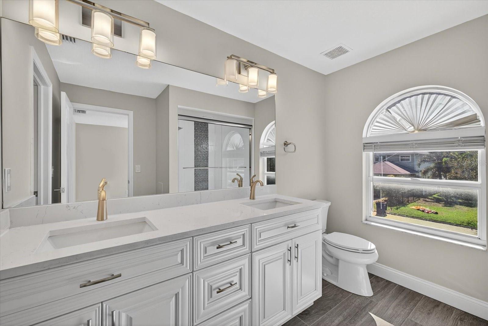 Image 46 of 66 For 4207 Tacon Street