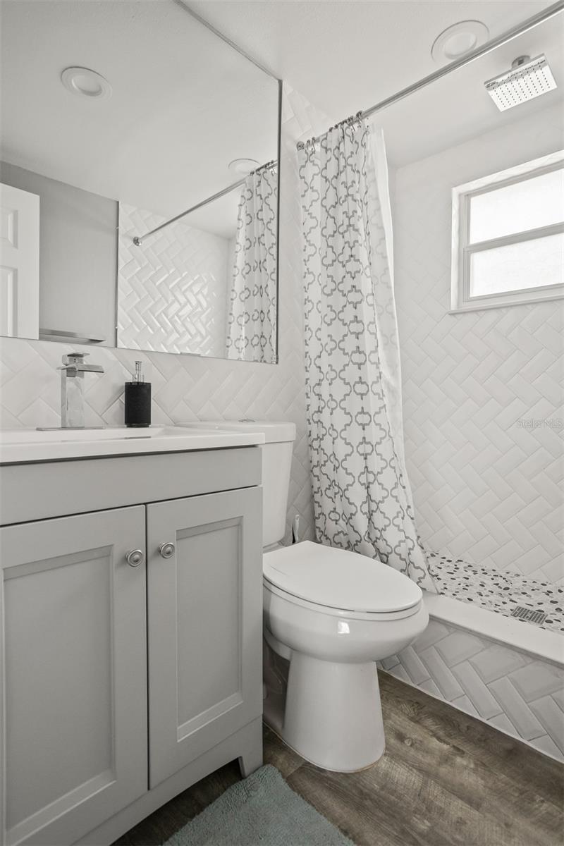 Image 32 of 48 For 8820 Rocky Creek Drive