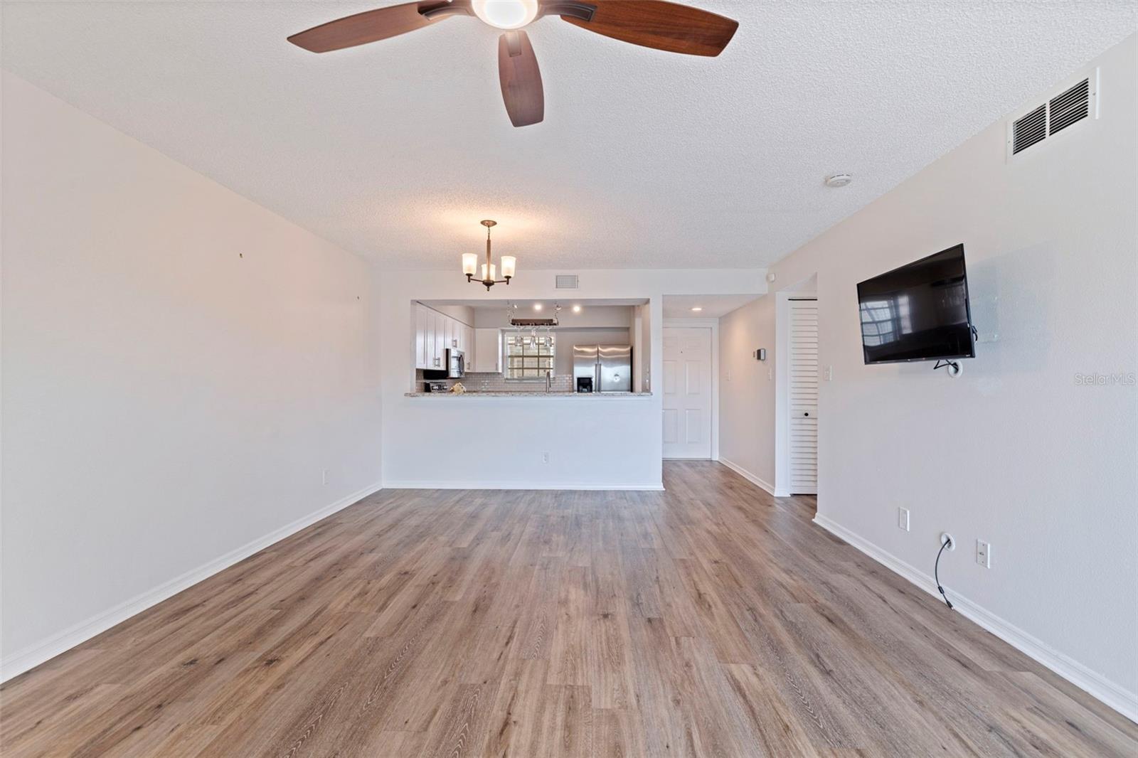 Image 10 of 35 For 6826 Stones Throw Circle N 11201