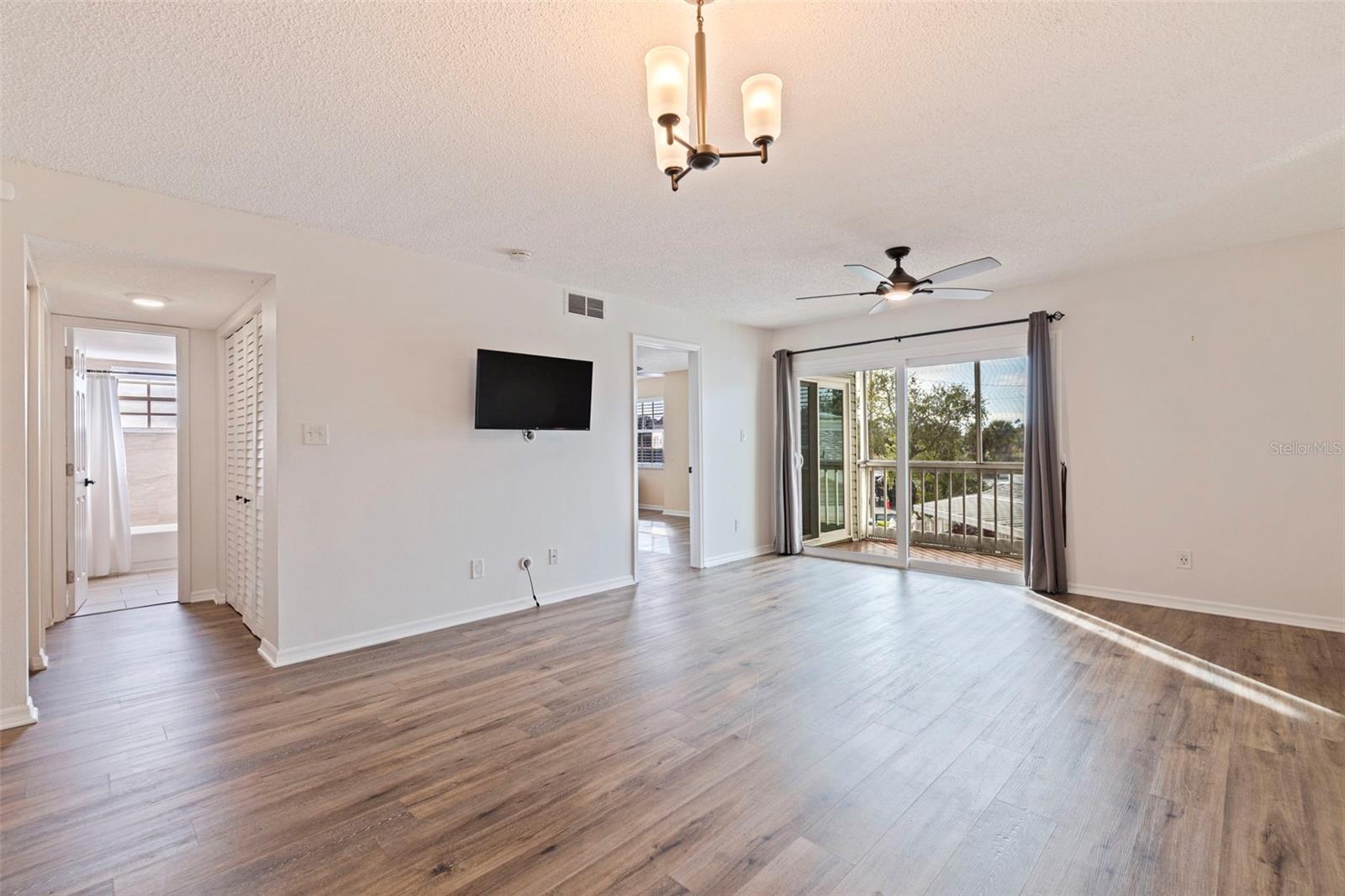 Image 12 of 35 For 6826 Stones Throw Circle N 11201