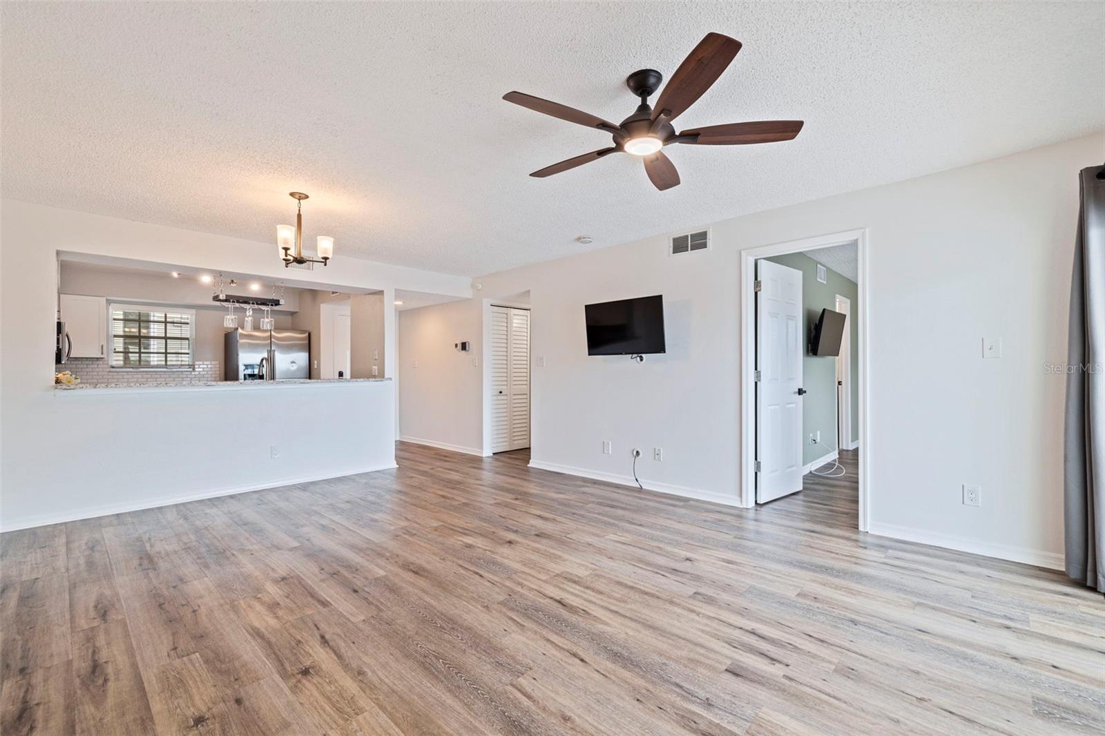 Image 9 of 35 For 6826 Stones Throw Circle N 11201