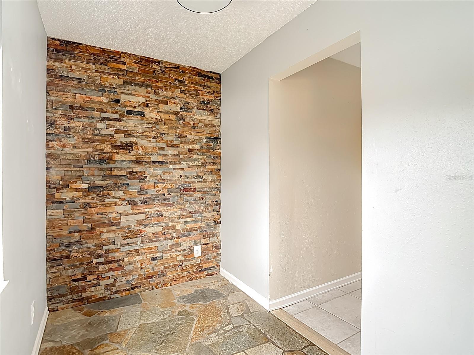 Image 5 of 33 For 7253 Belvedere Terrace