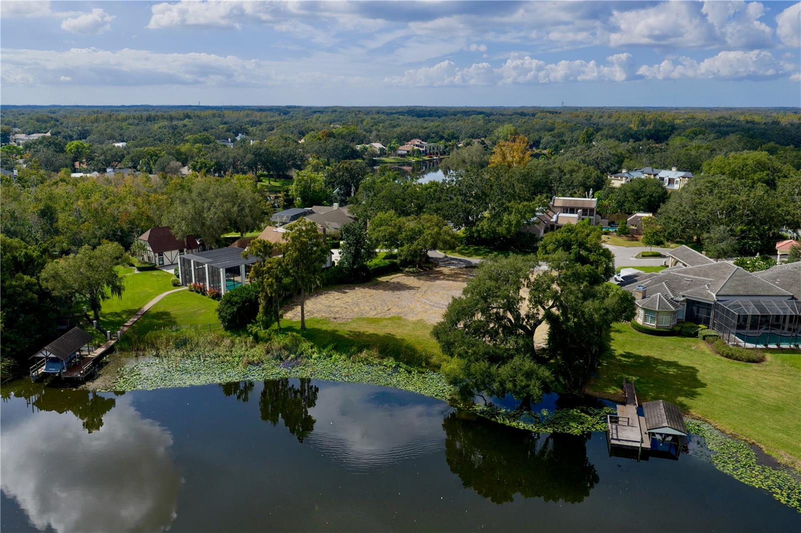 Image 3 of 5 For 806 Taray De Avila