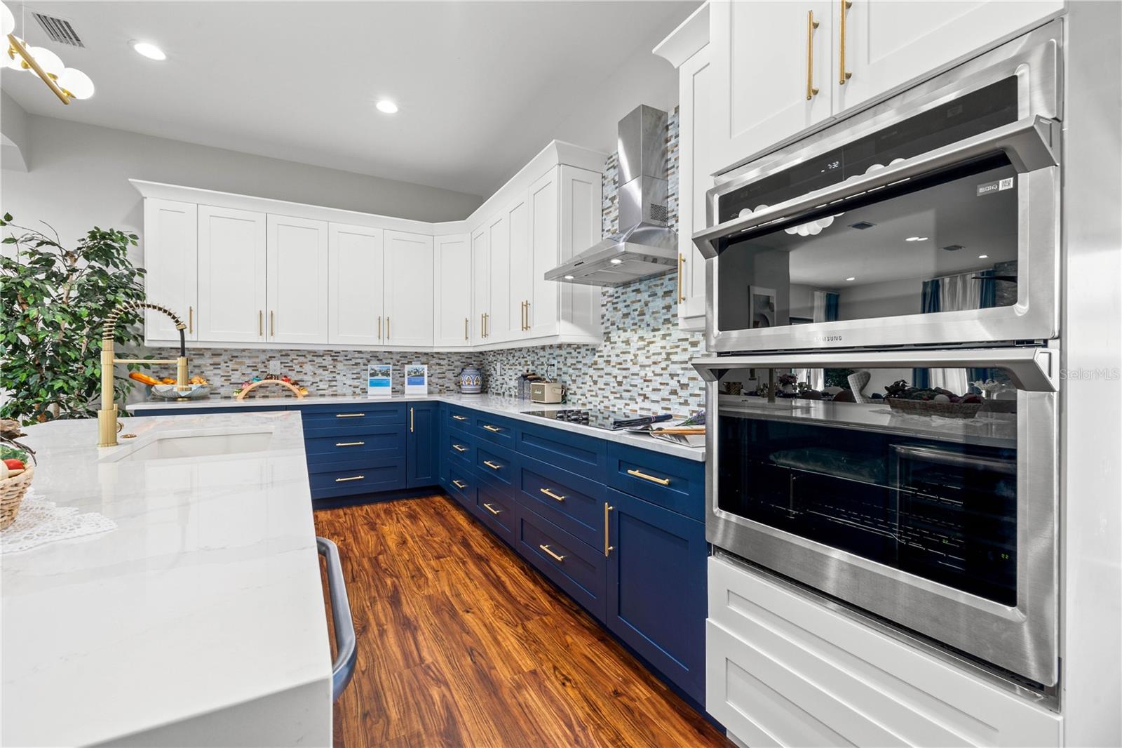 Image 10 of 53 For 6325 11th Avenue S