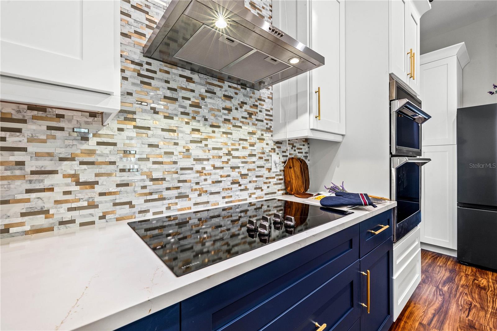 Image 11 of 53 For 6325 11th Avenue S