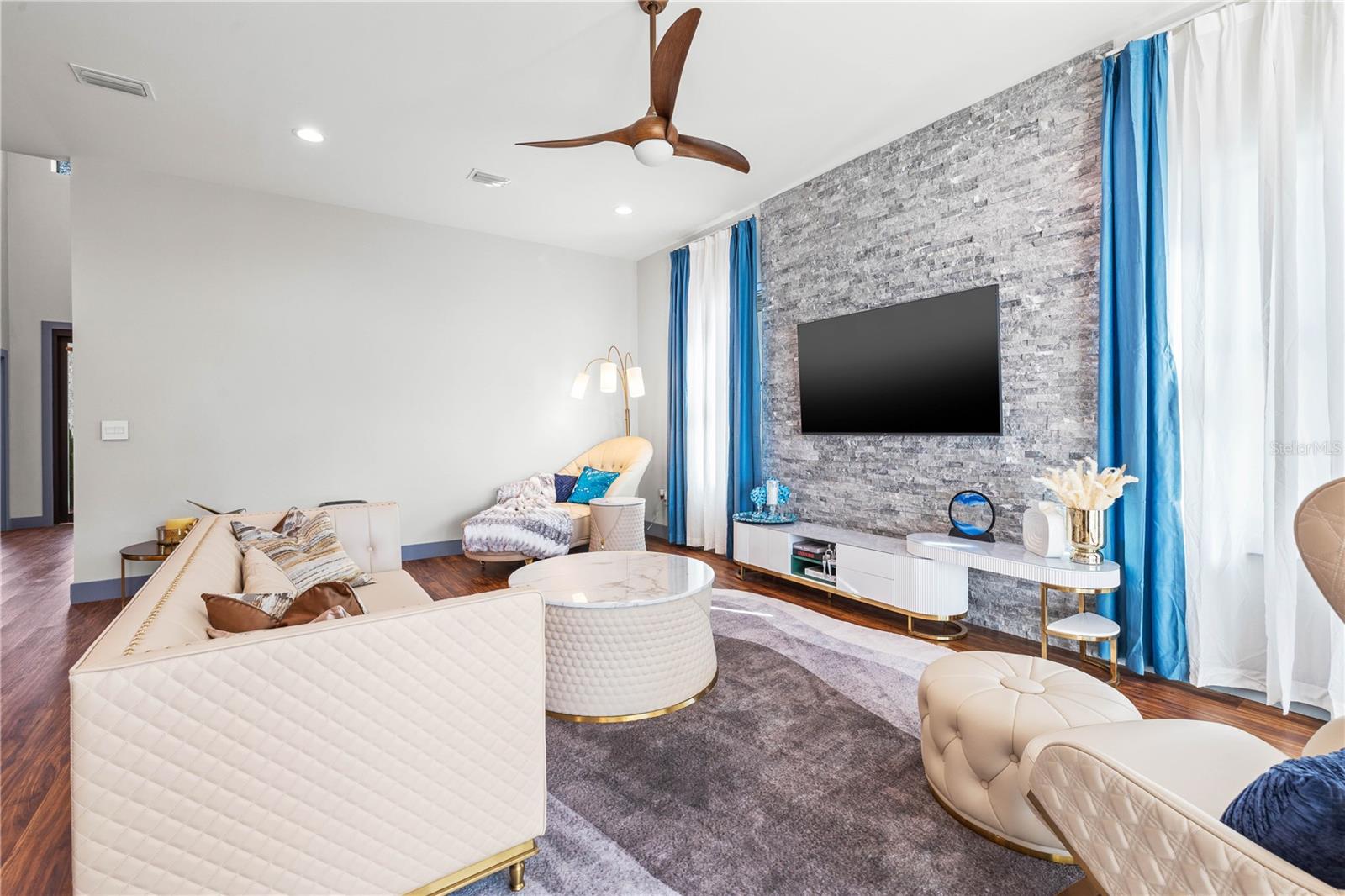 Image 16 of 53 For 6325 11th Avenue S