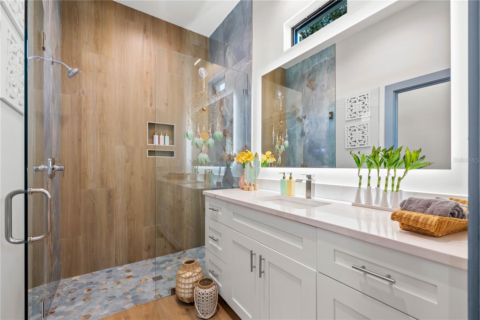 Image 23 of 53 For 6325 11th Avenue S