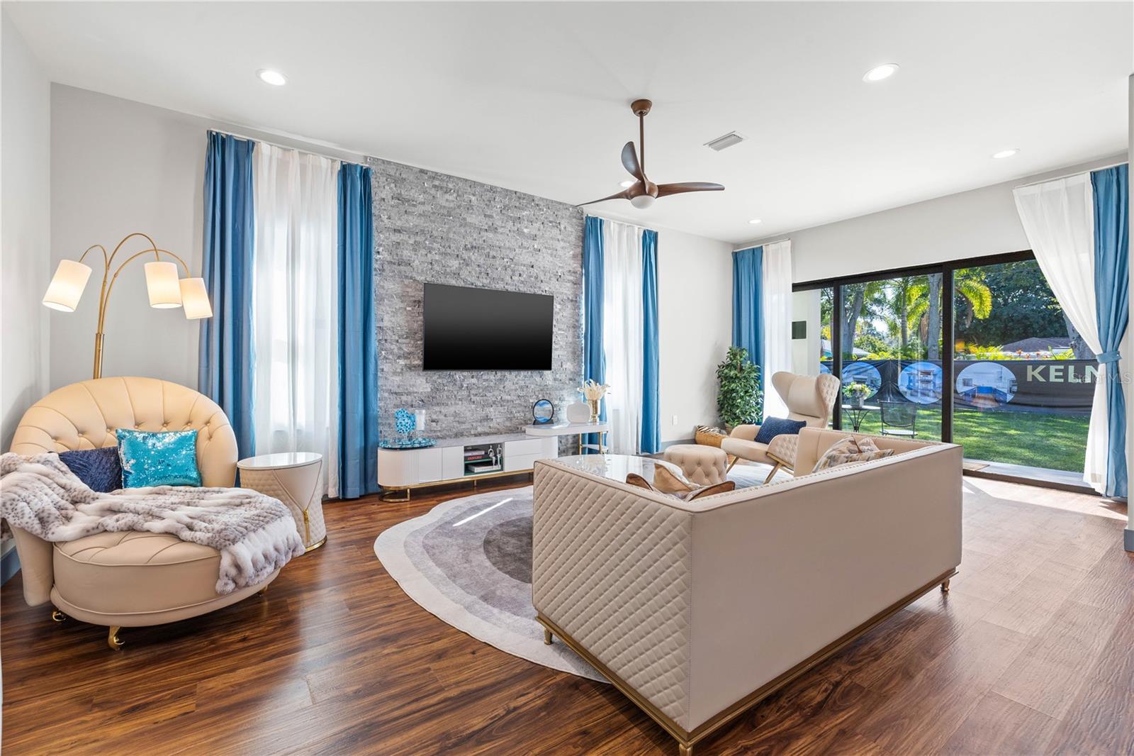 Image 3 of 53 For 6325 11th Avenue S