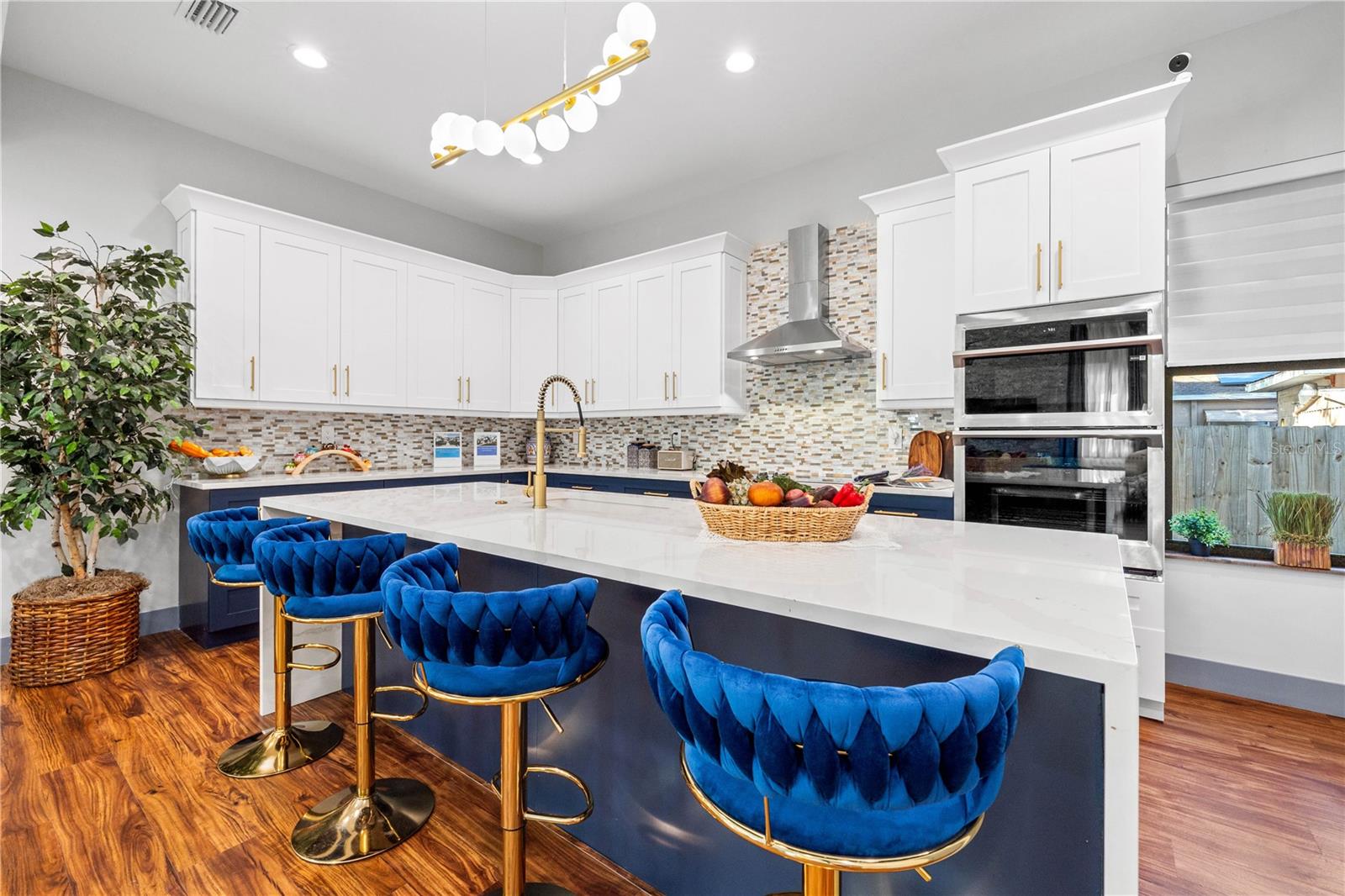 Image 6 of 53 For 6325 11th Avenue S