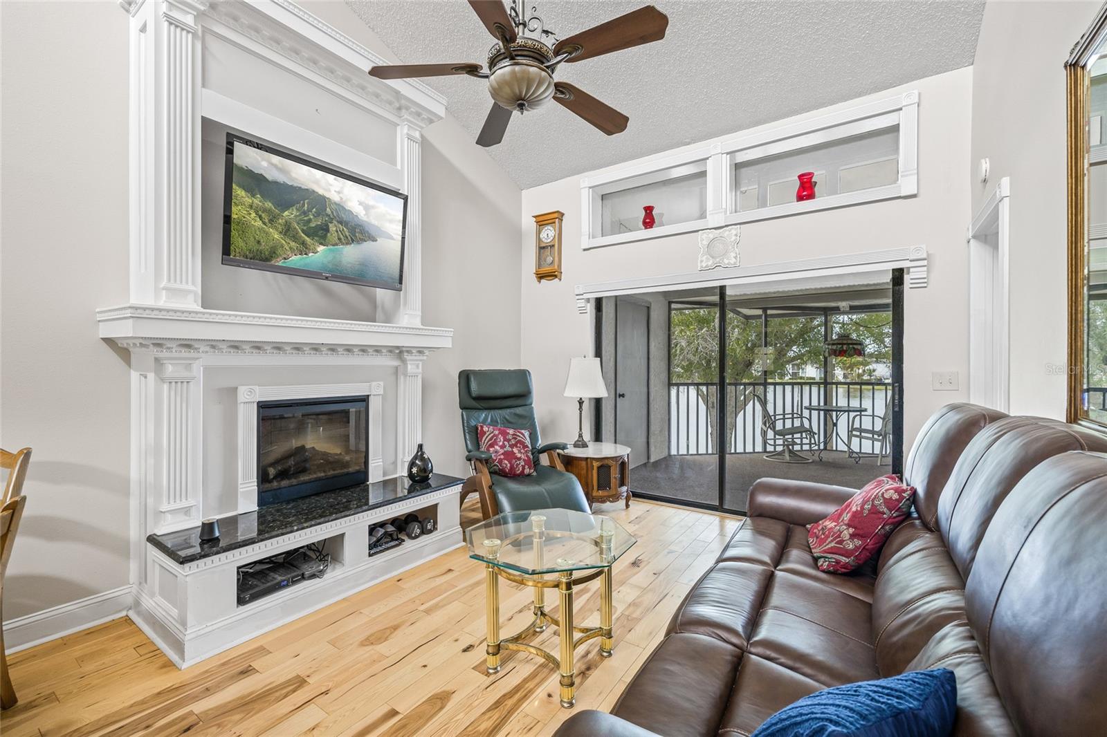 Image 17 of 35 For 222 Woodlake Wynde  222