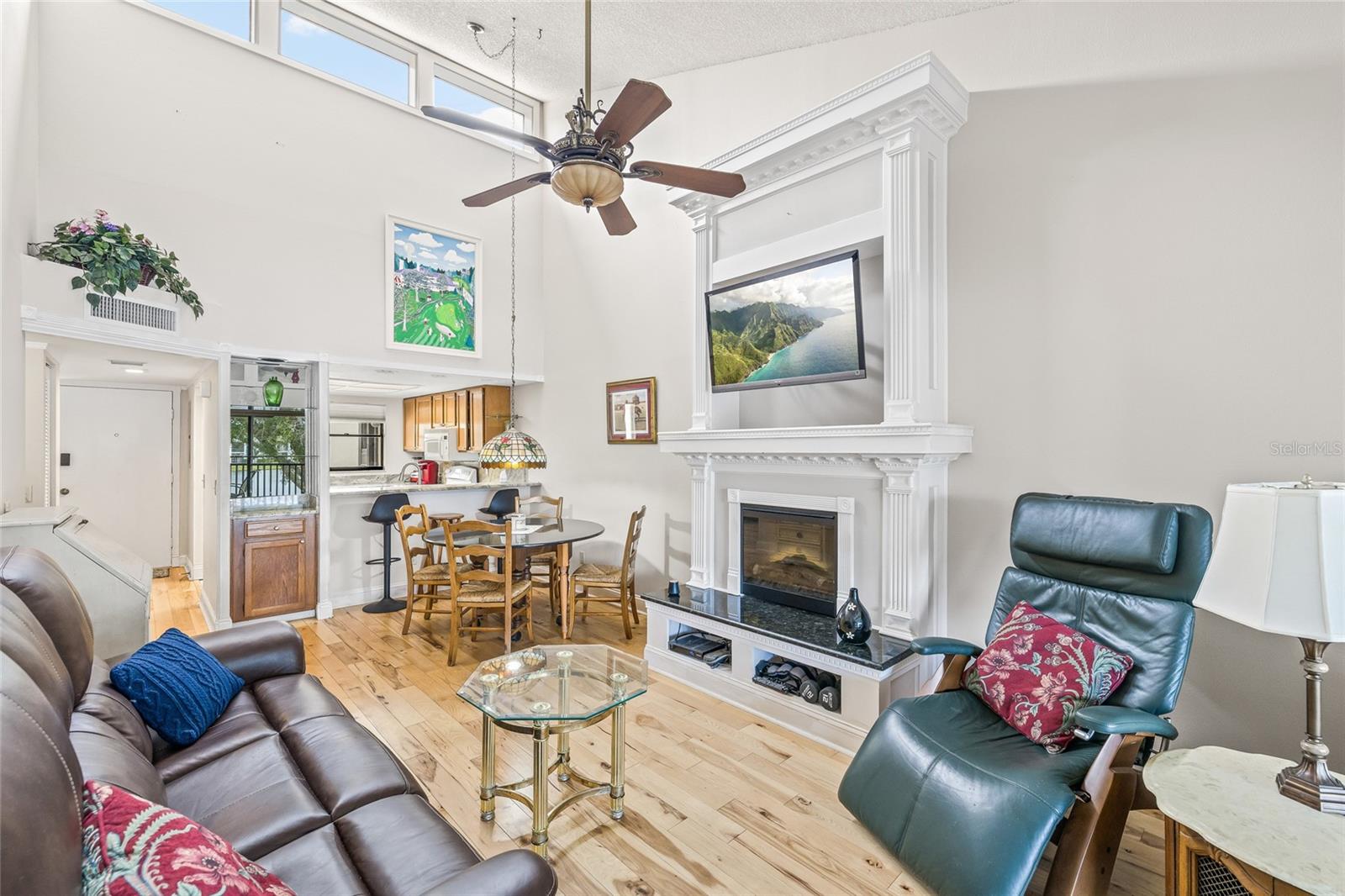 Image 18 of 35 For 222 Woodlake Wynde  222