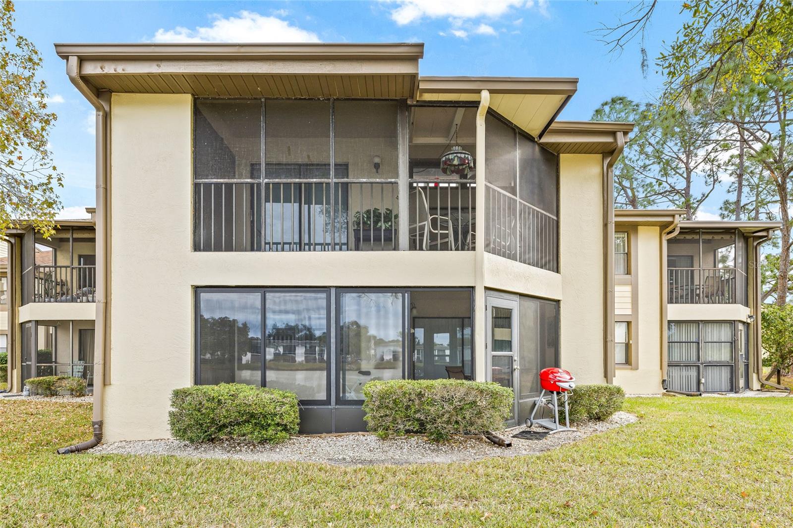 Image 21 of 35 For 222 Woodlake Wynde  222