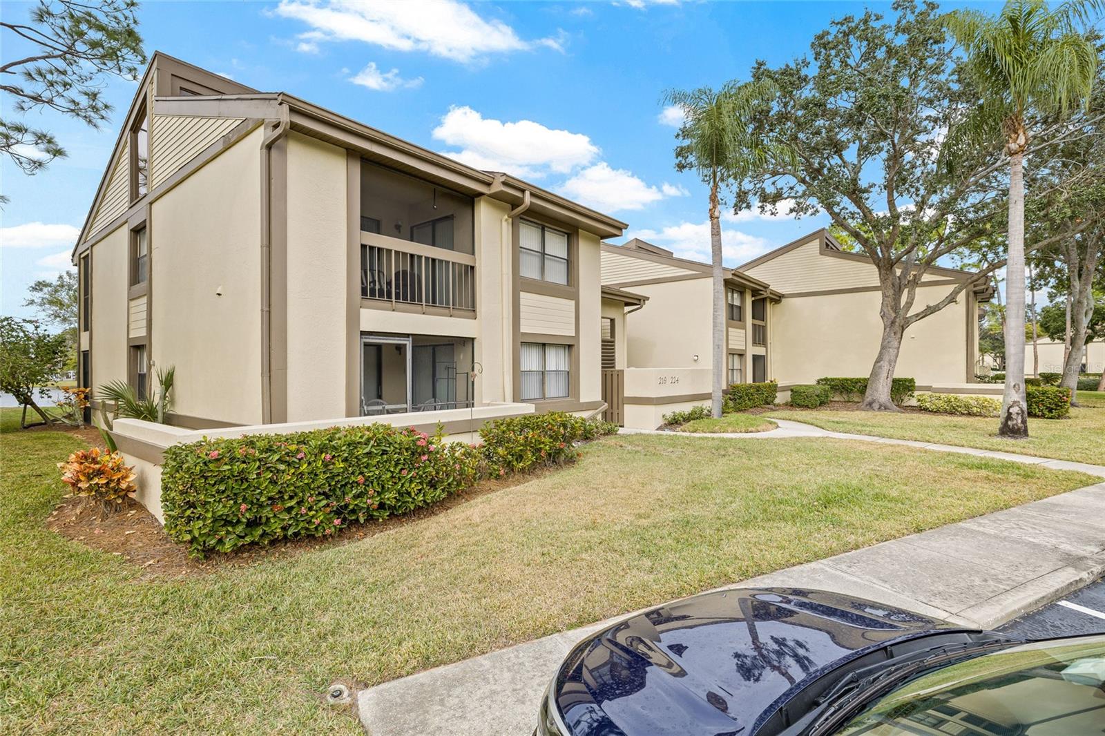 Image 24 of 35 For 222 Woodlake Wynde  222