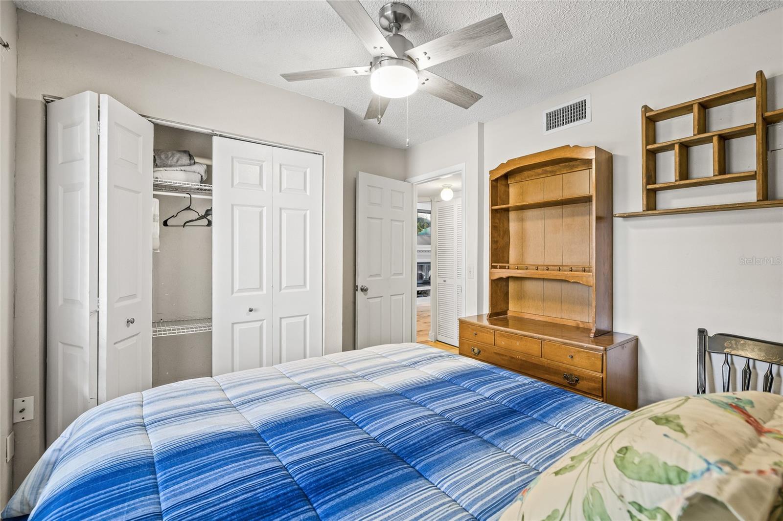 Image 26 of 35 For 222 Woodlake Wynde  222