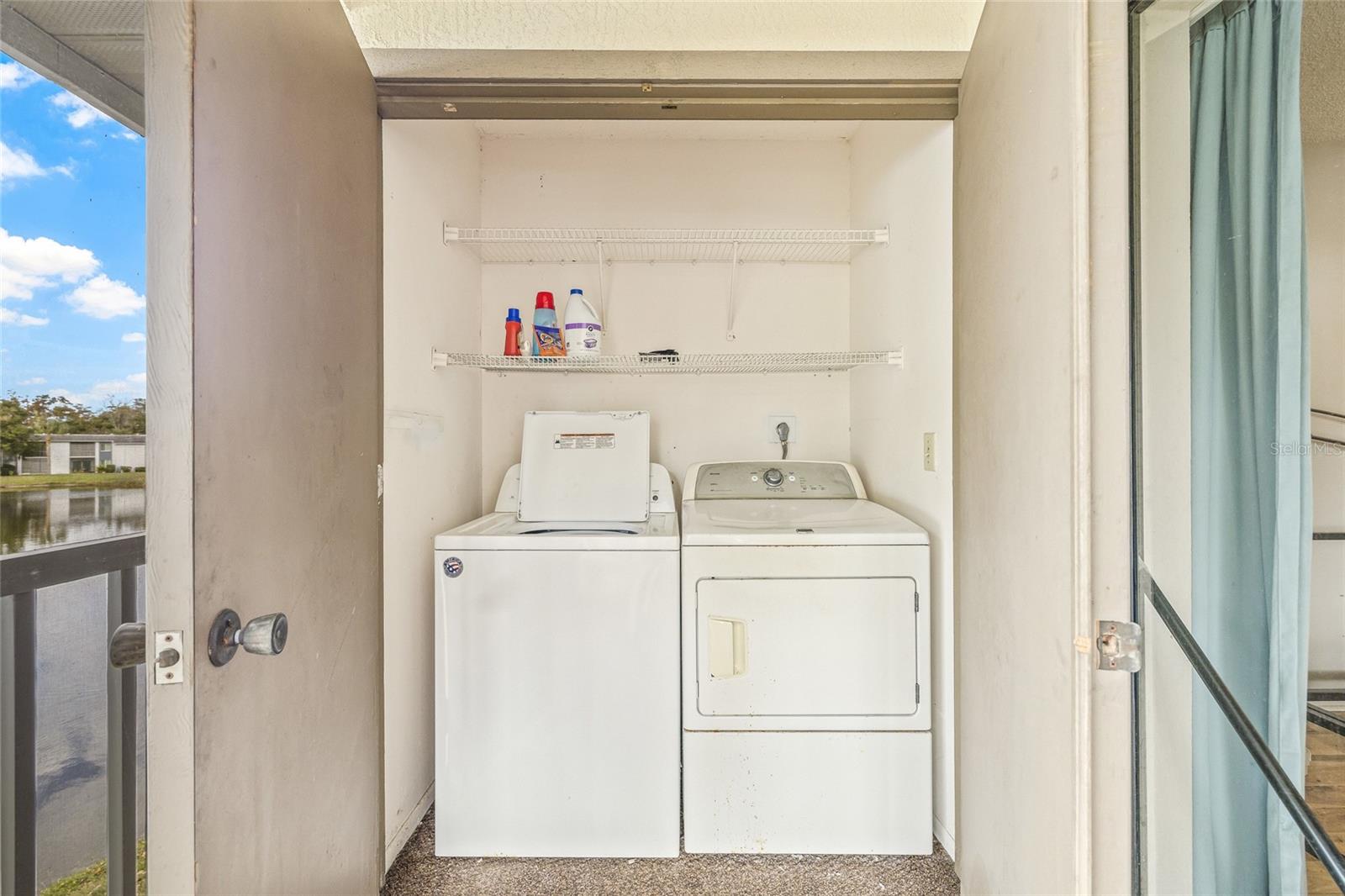 Image 30 of 35 For 222 Woodlake Wynde  222