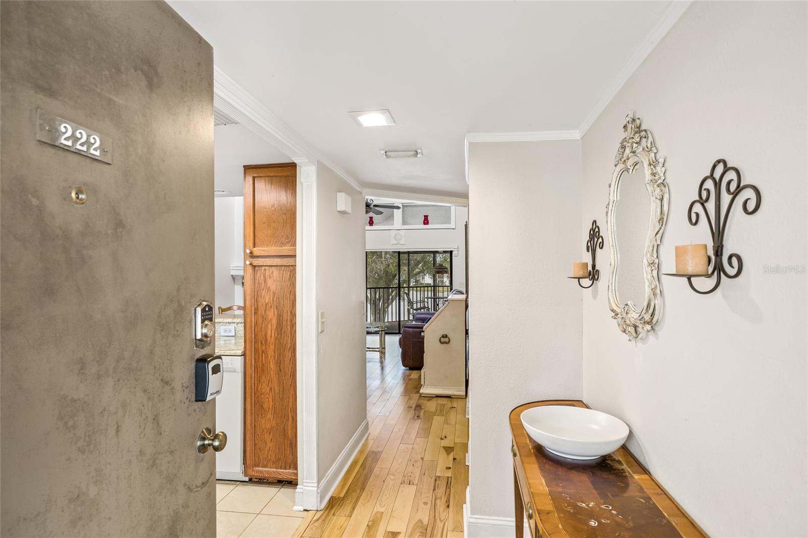 Image 8 of 35 For 222 Woodlake Wynde  222