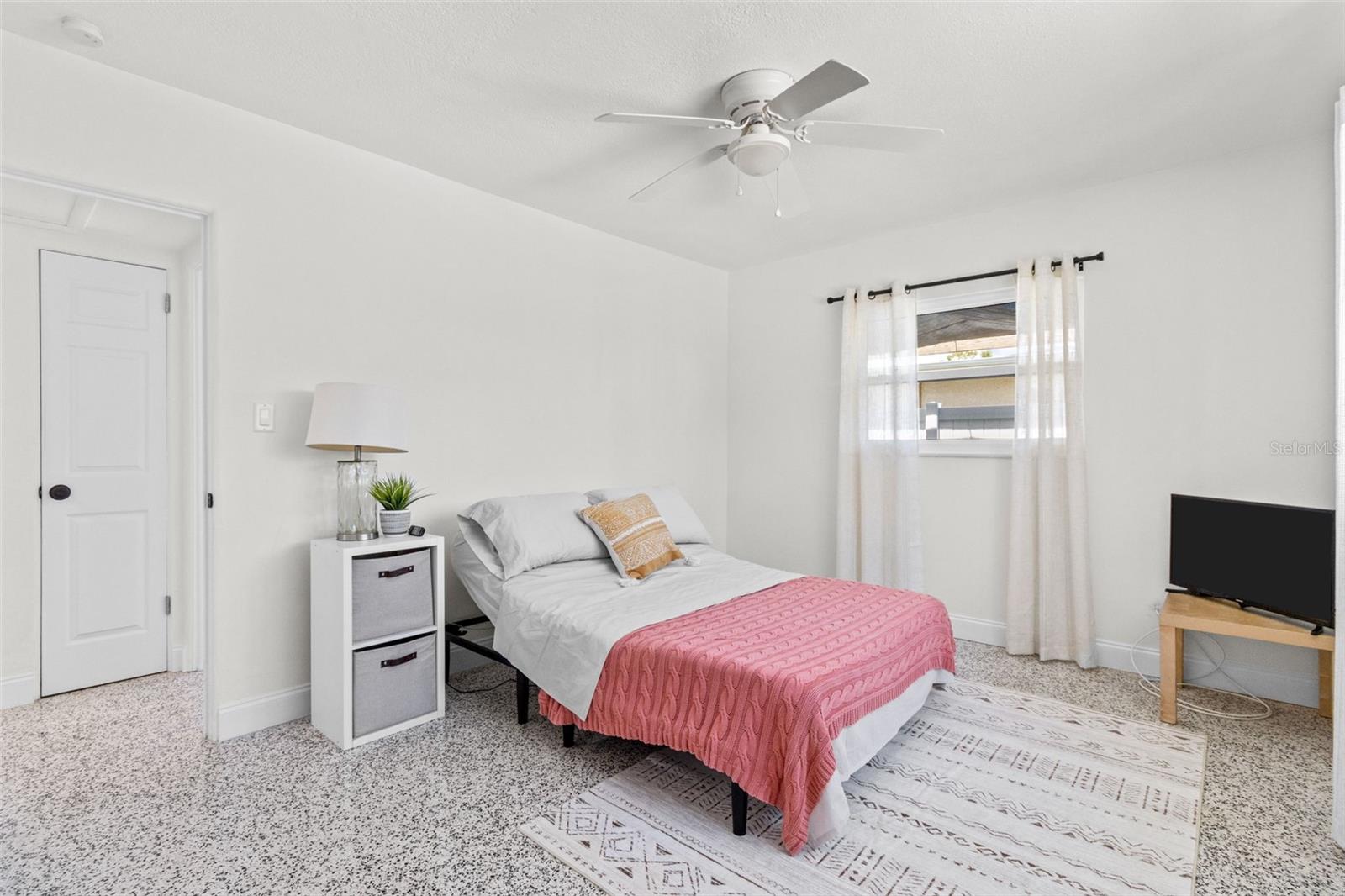 Image 25 of 60 For 7950 Causeway Boulevard N