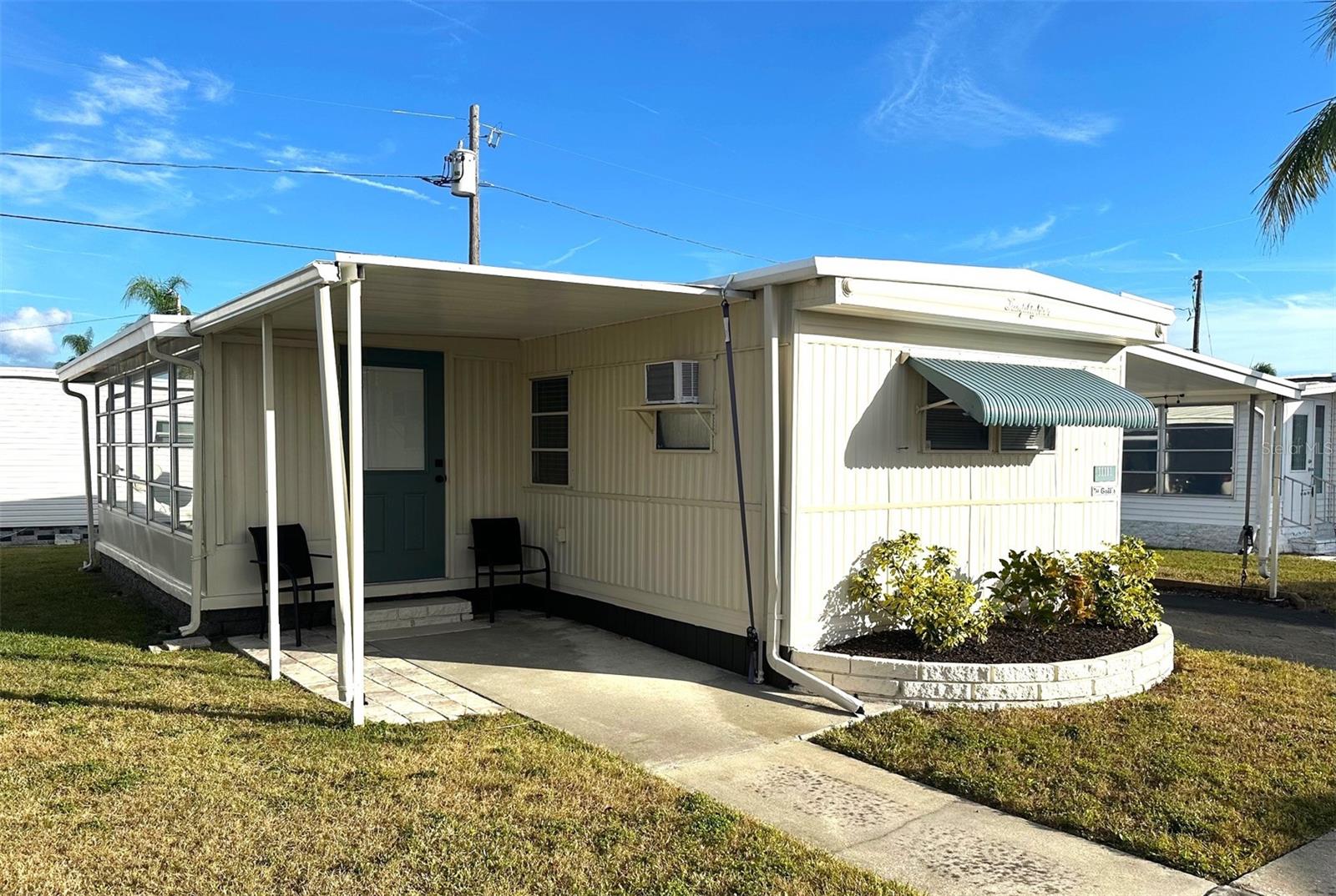 Listing photo id 10 for 11111 101st Street 100