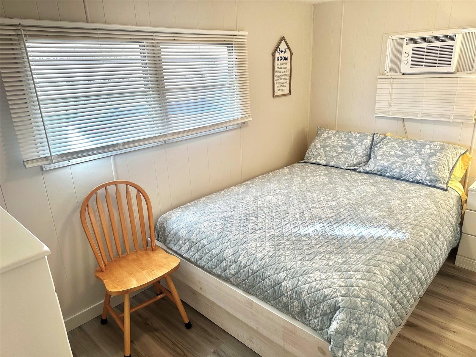 Listing photo id 7 for 11111 101st Street 100