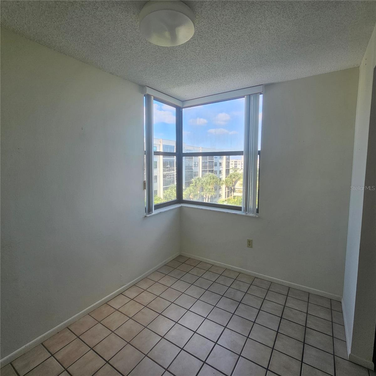 Image 14 of 69 For 1332 Pasadena Avenue S 501