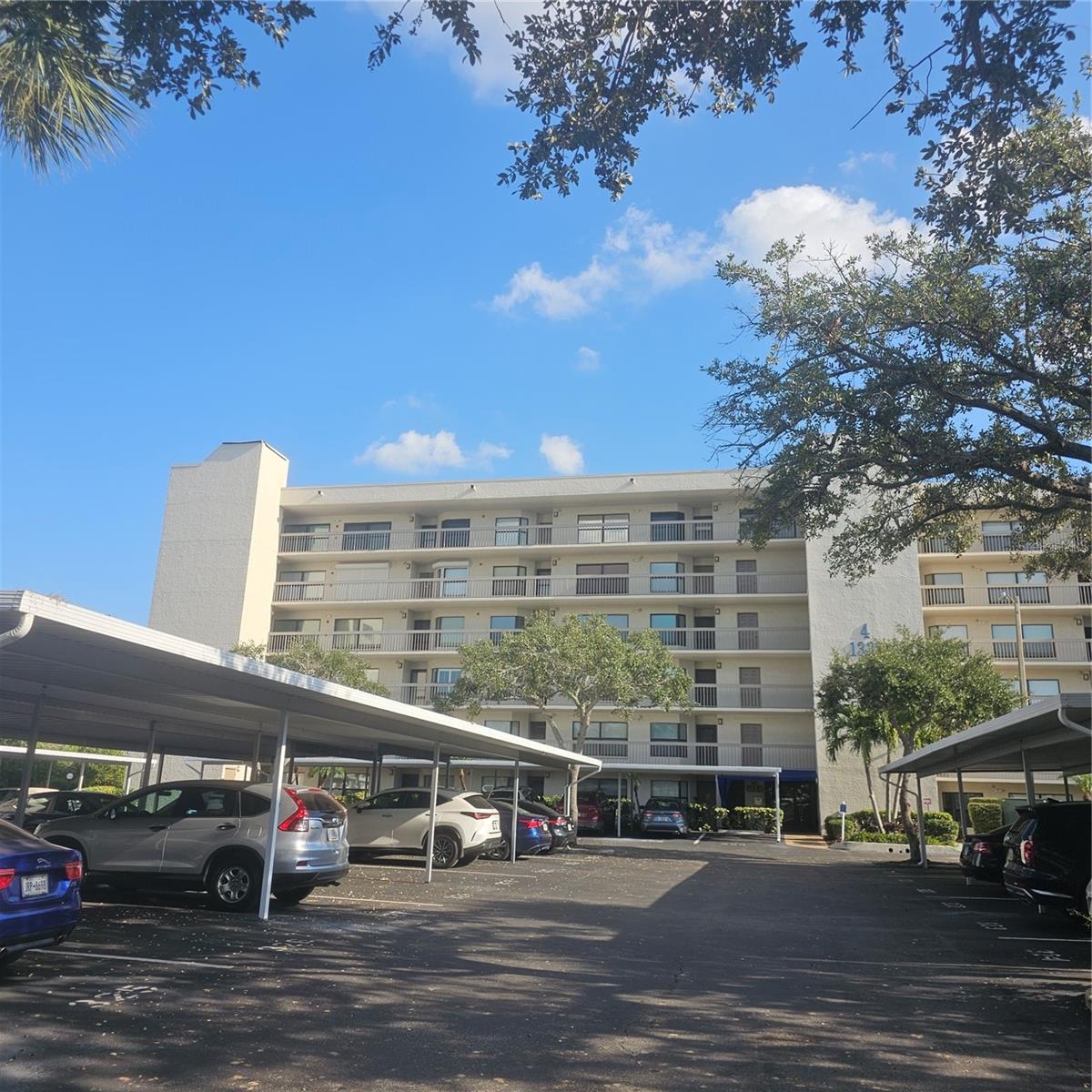 Image 7 of 69 For 1332 Pasadena Avenue S 501