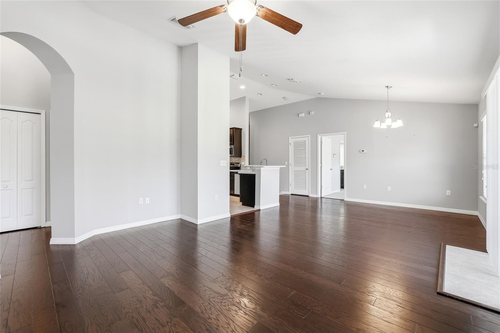 Image 11 of 34 For 5723 Kingsletsound Place