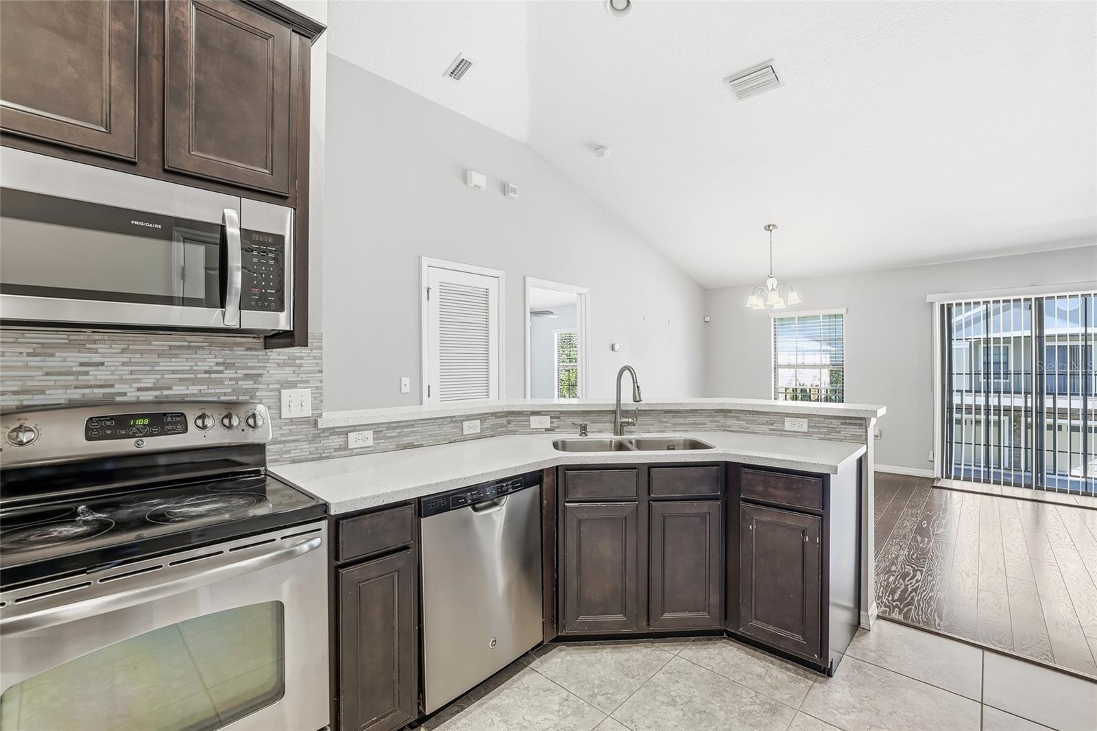 Image 17 of 34 For 5723 Kingsletsound Place