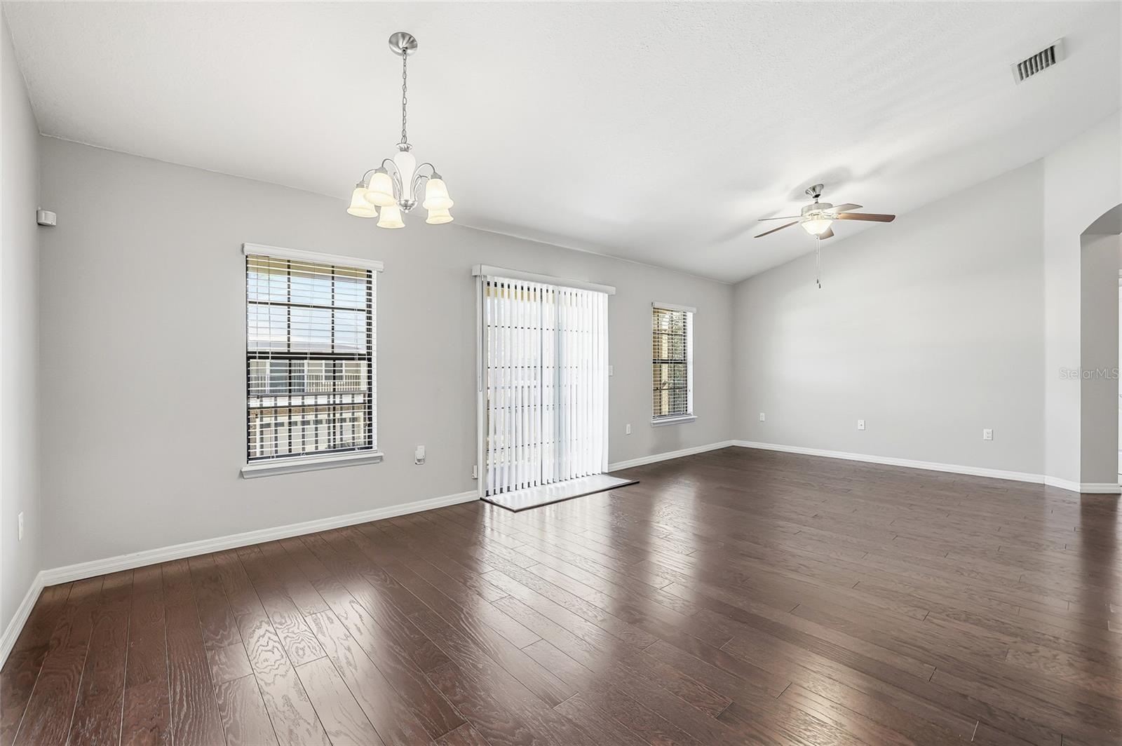 Image 9 of 34 For 5723 Kingsletsound Place